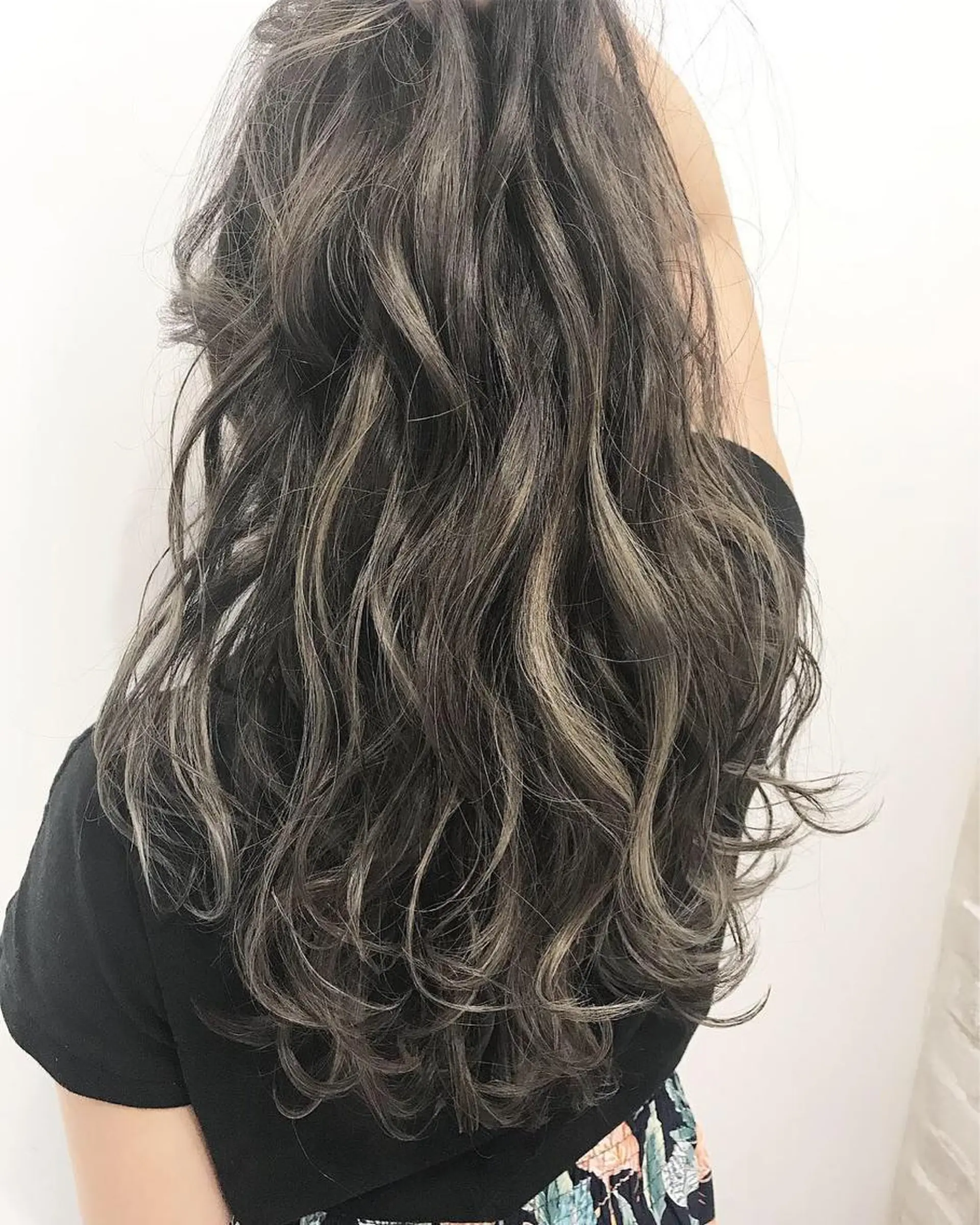 ロング カラー ハイライトカラー ハイライト カット ヘアカラー grow【グロウ】恵比寿所属・奥野 貴史　代表　レイヤーのヘアスタイル