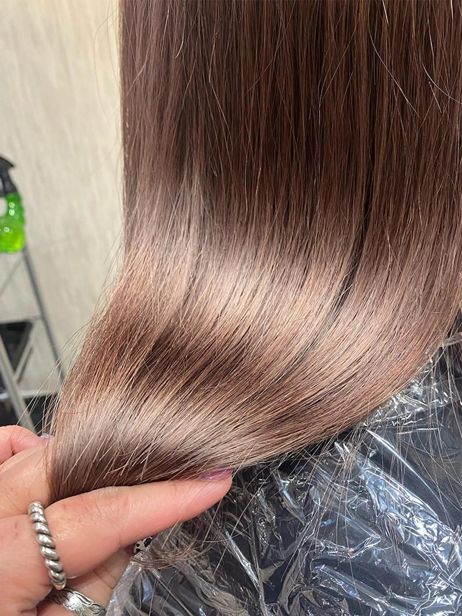 ロング ヘアアレンジ カラー バレイヤージュ ブリーチ ケアブリーチ デザインカラー ダブルカラー カット ヘアカラー パーマ トリートメント ROW町田🌿 大人可愛い/艶髪改善のヘアスタイル