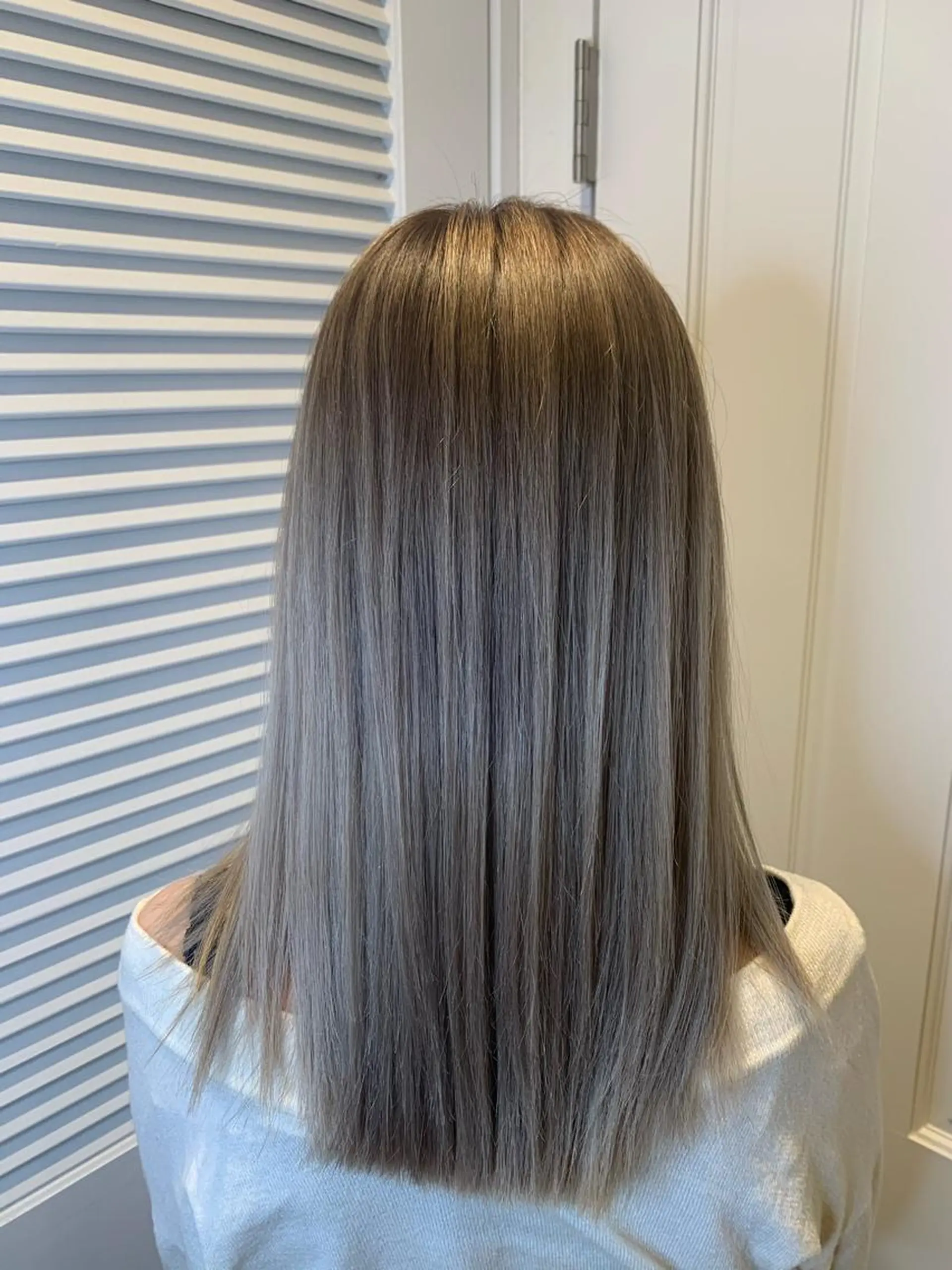 セミロング レイヤーカット ヘアカラー トリートメント 渋谷ハイトーン/ デザインカラー阿部のヘアスタイル
