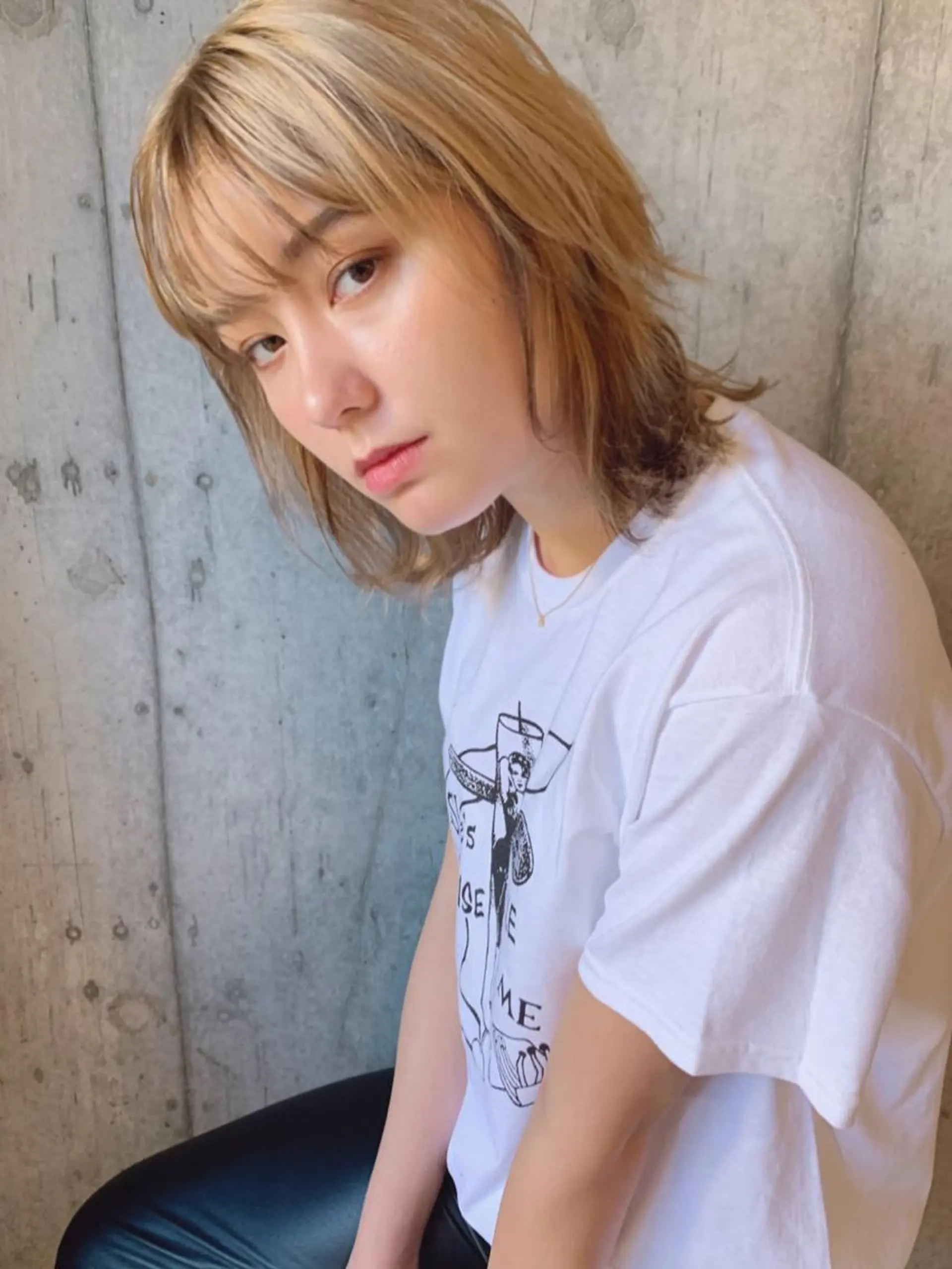 ミディアム ウルフカット 🌈透明感カラー🌈 ✨飛田　ケイのヘアスタイル