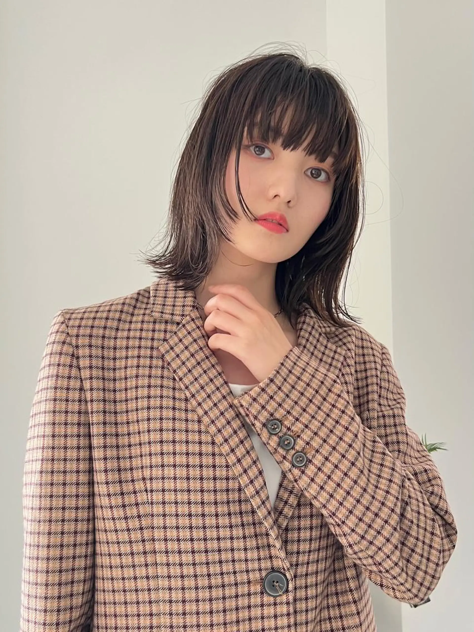 ミディアム カラー 切りっぱなしボブ ショートボブ ベージュカラー ブリーチ ケアブリーチ カット ヘアカラー トリートメント a moment(モーメント)所属・蔵前 デザインカット KOBAYASHIのヘアスタイル
