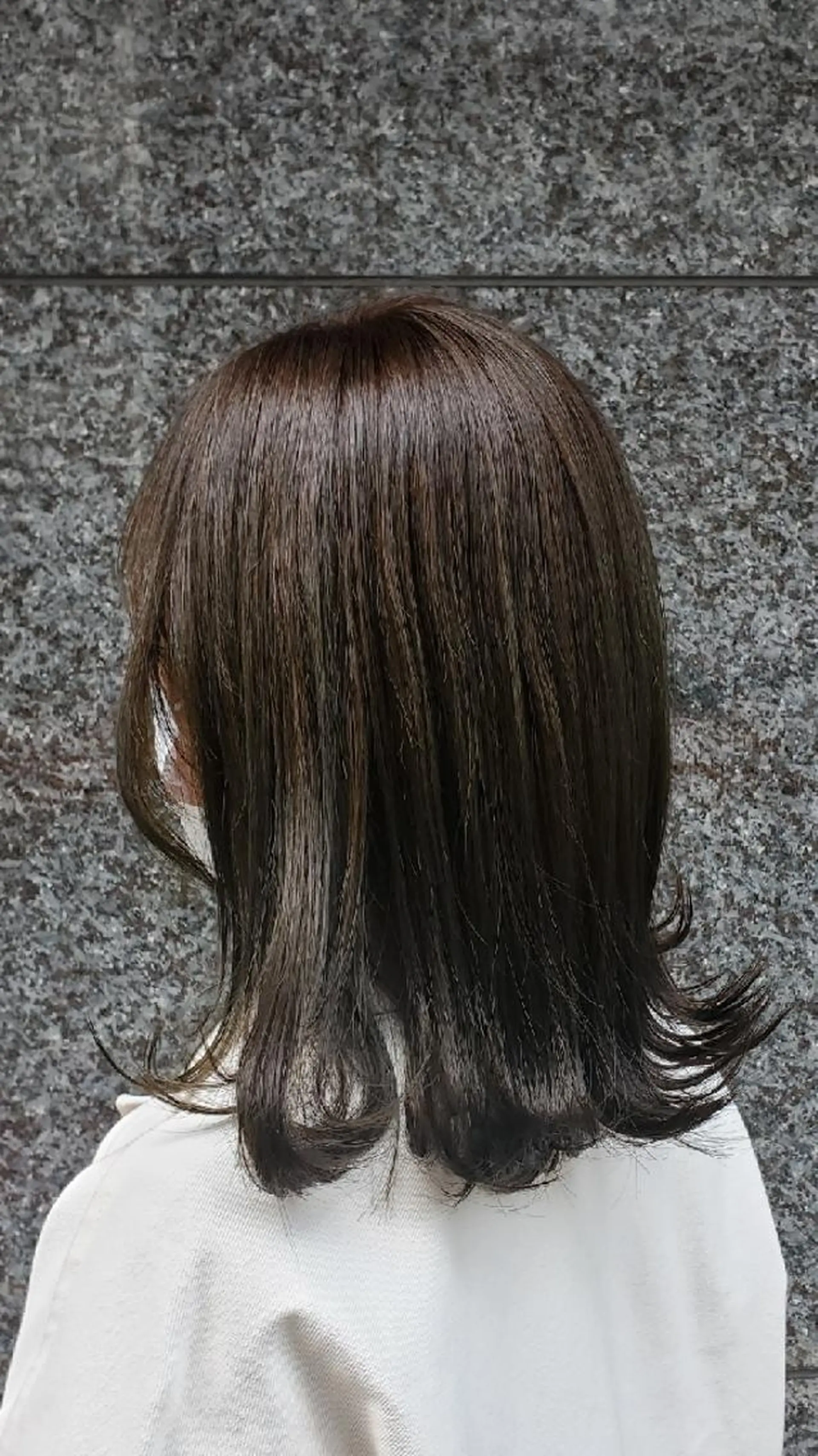 ミディアム カラー ブリーチ ブリーチなしカラー オリーブカラー 💫似合わせカット 💫かずはのヘアスタイル