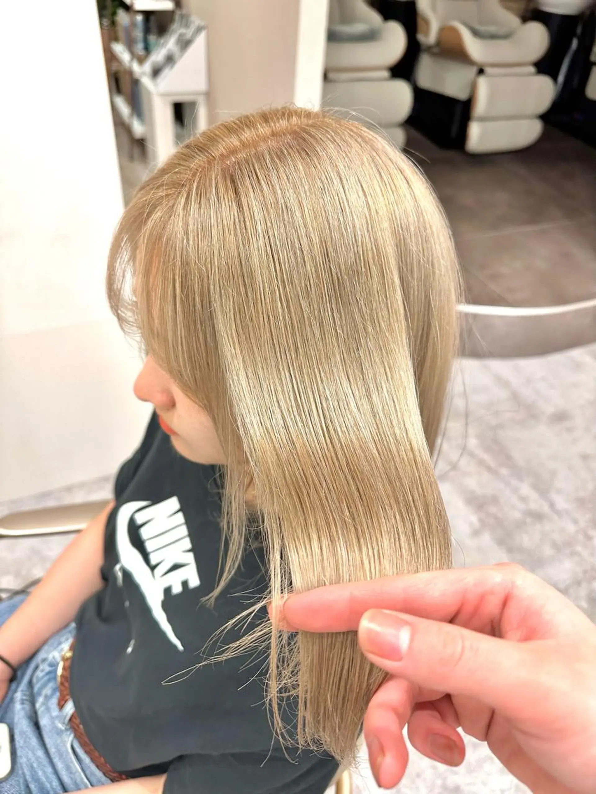 ショート カラー ボブ、レイヤー、 ハイトーン、古淵のヘアスタイル