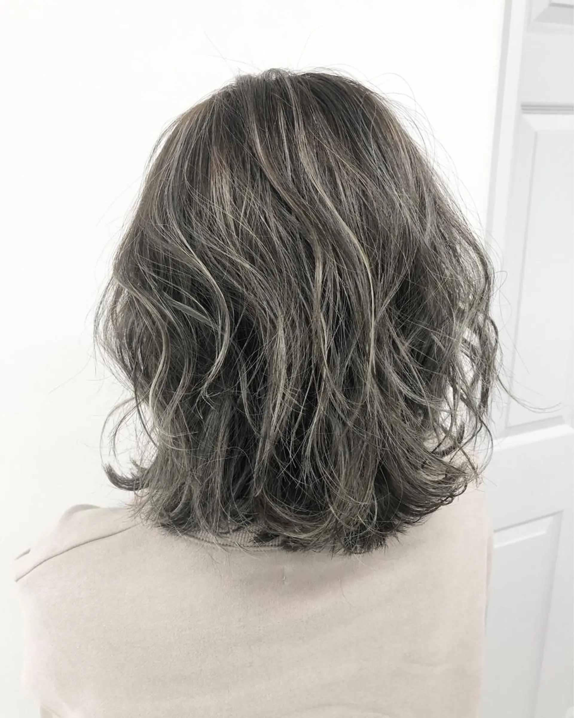 ミディアム ヘアカラー トリートメント ミルクティーカラー 🌈店長クボのヘアスタイル