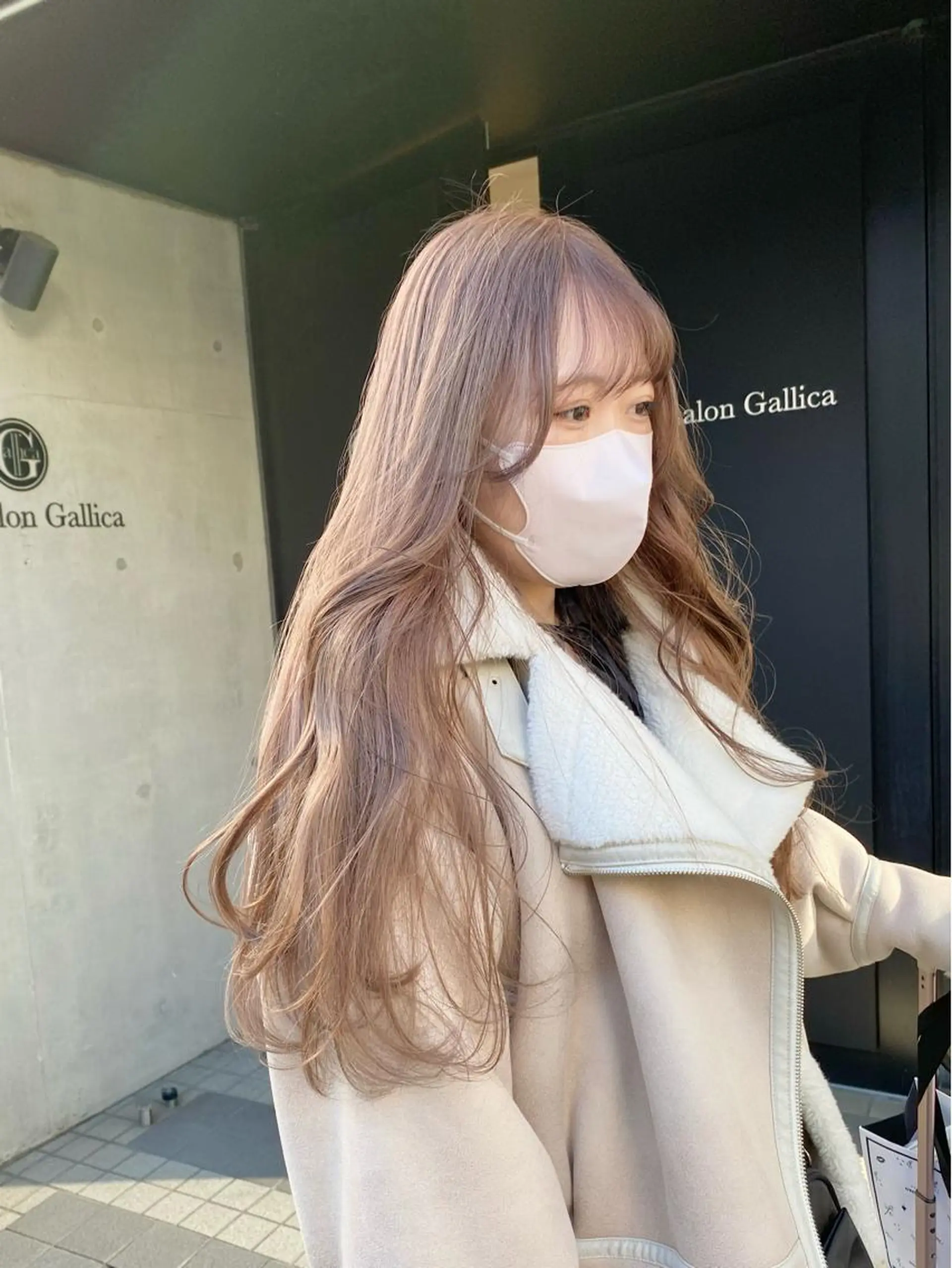 ロング カラー ベージュカラー ミルクティーベージュ ヘアカラー ayumi / ダブルカラーのヘアスタイル