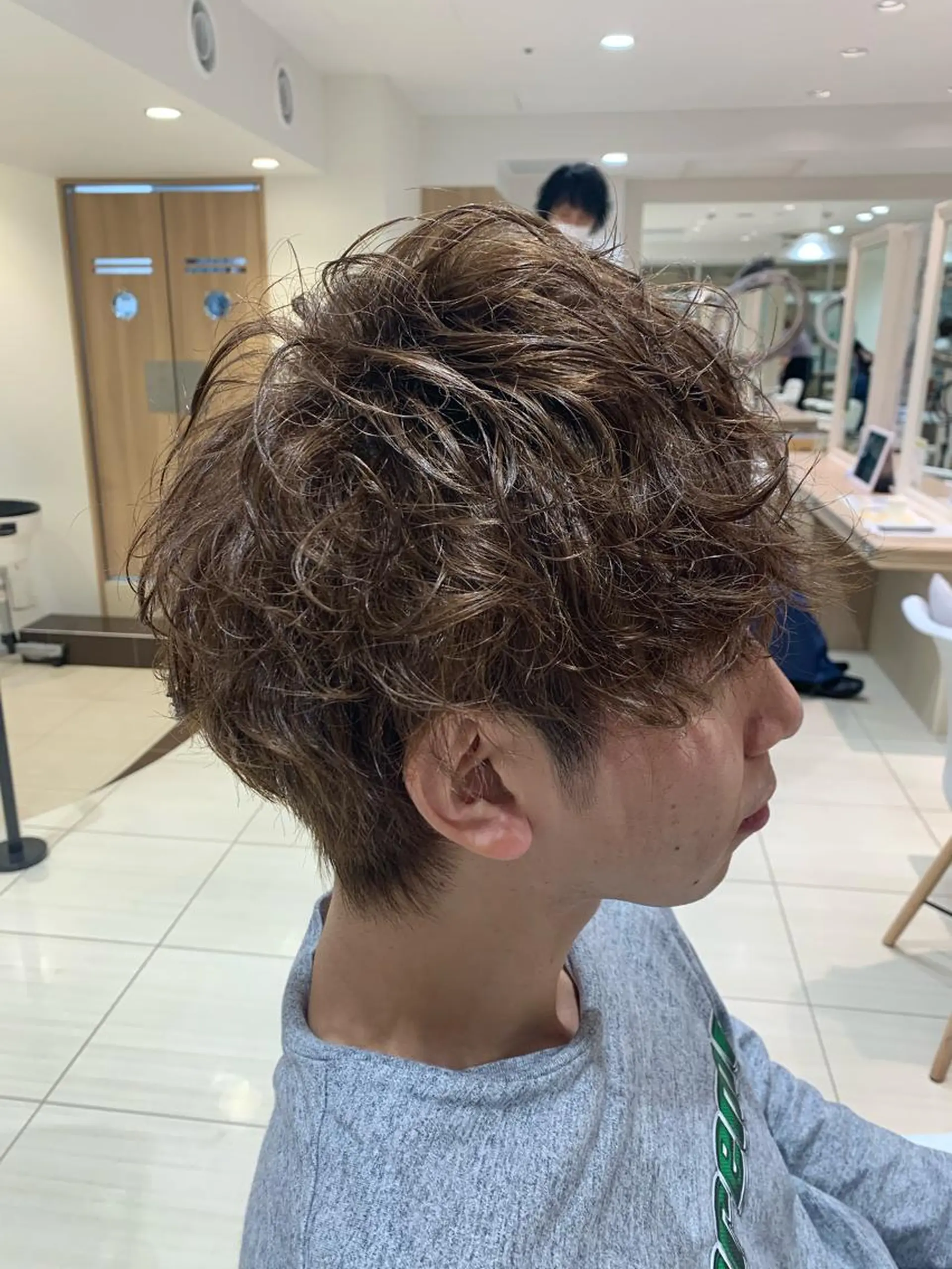 メンズ カット パーマ HALE 金杉悠作のヘアスタイル