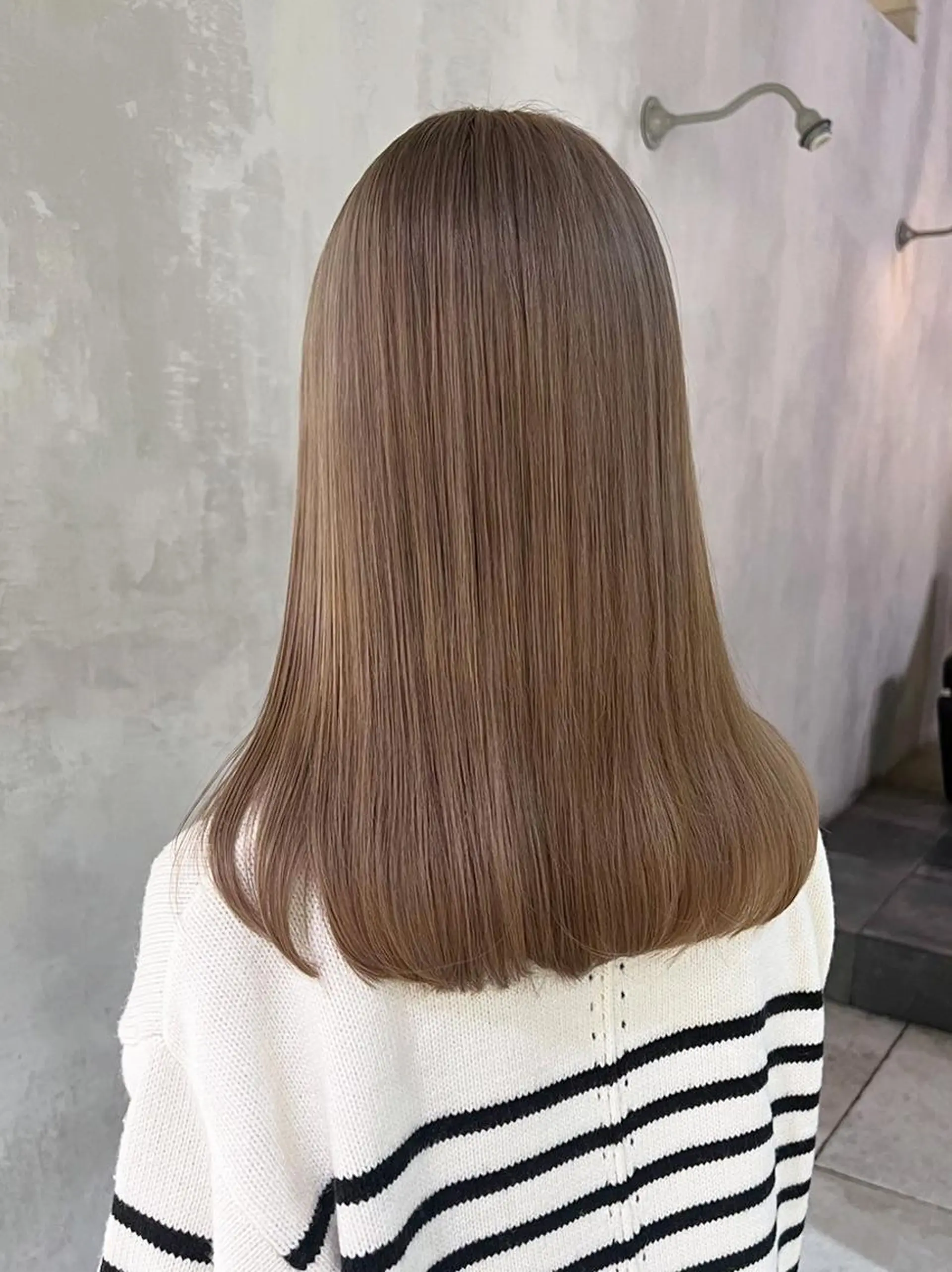 カラー ミディアム ベージュカラー くびれヘア レイヤーカット カット ヘアカラー トリートメント ITbyALBUM 中野店のヘアスタイル
