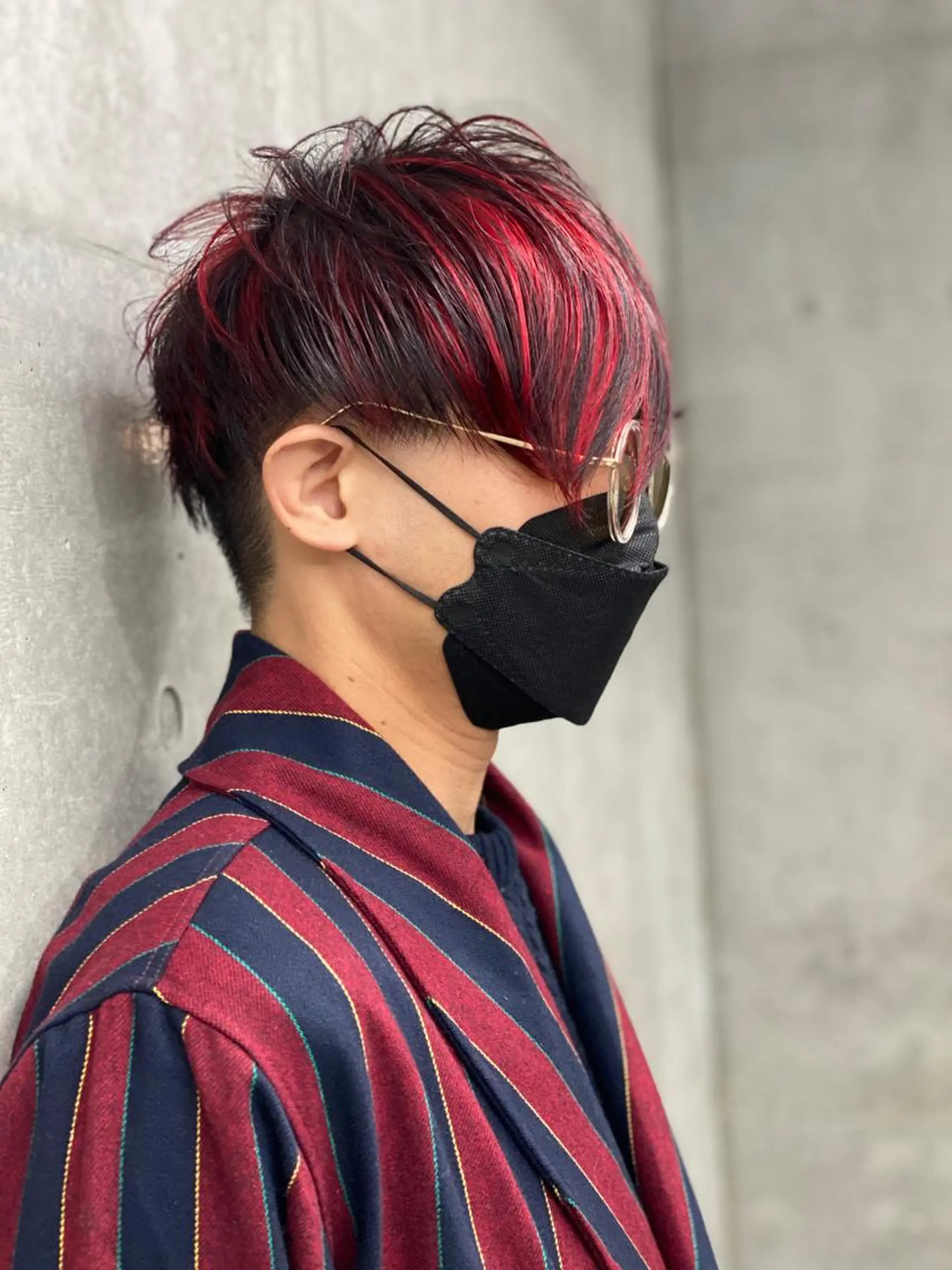 ショート メンズ メンズバレイヤージュ センターパート メンズハイライト メンズインナーカラー マッシュ アンリ【Henri】所属・原宿アンリ 山下卓也のヘアスタイル