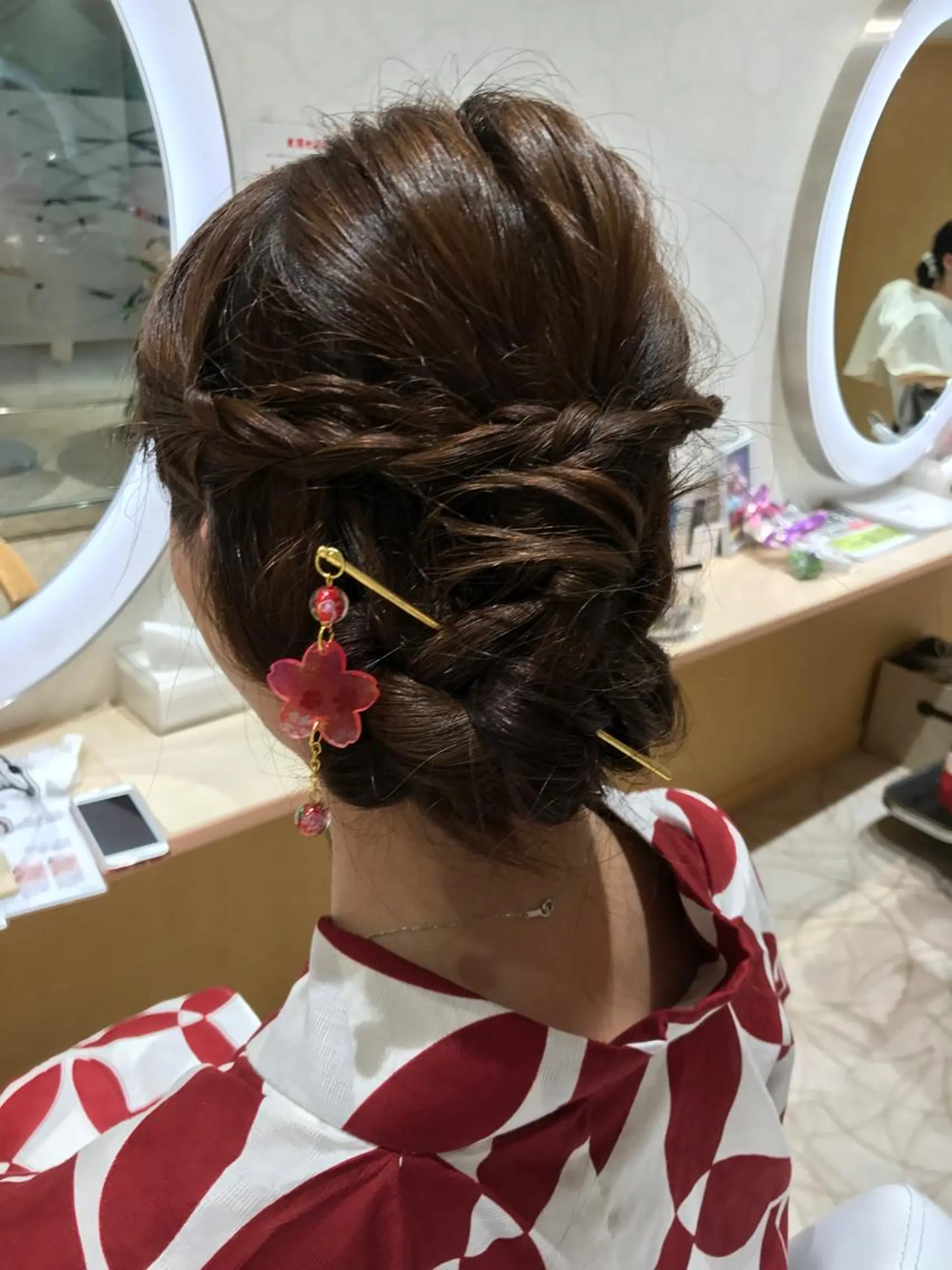 ミディアム ヘアアレンジ 浴衣 AILEE所属・ウルフカット レイヤーカット上柿のヘアスタイル