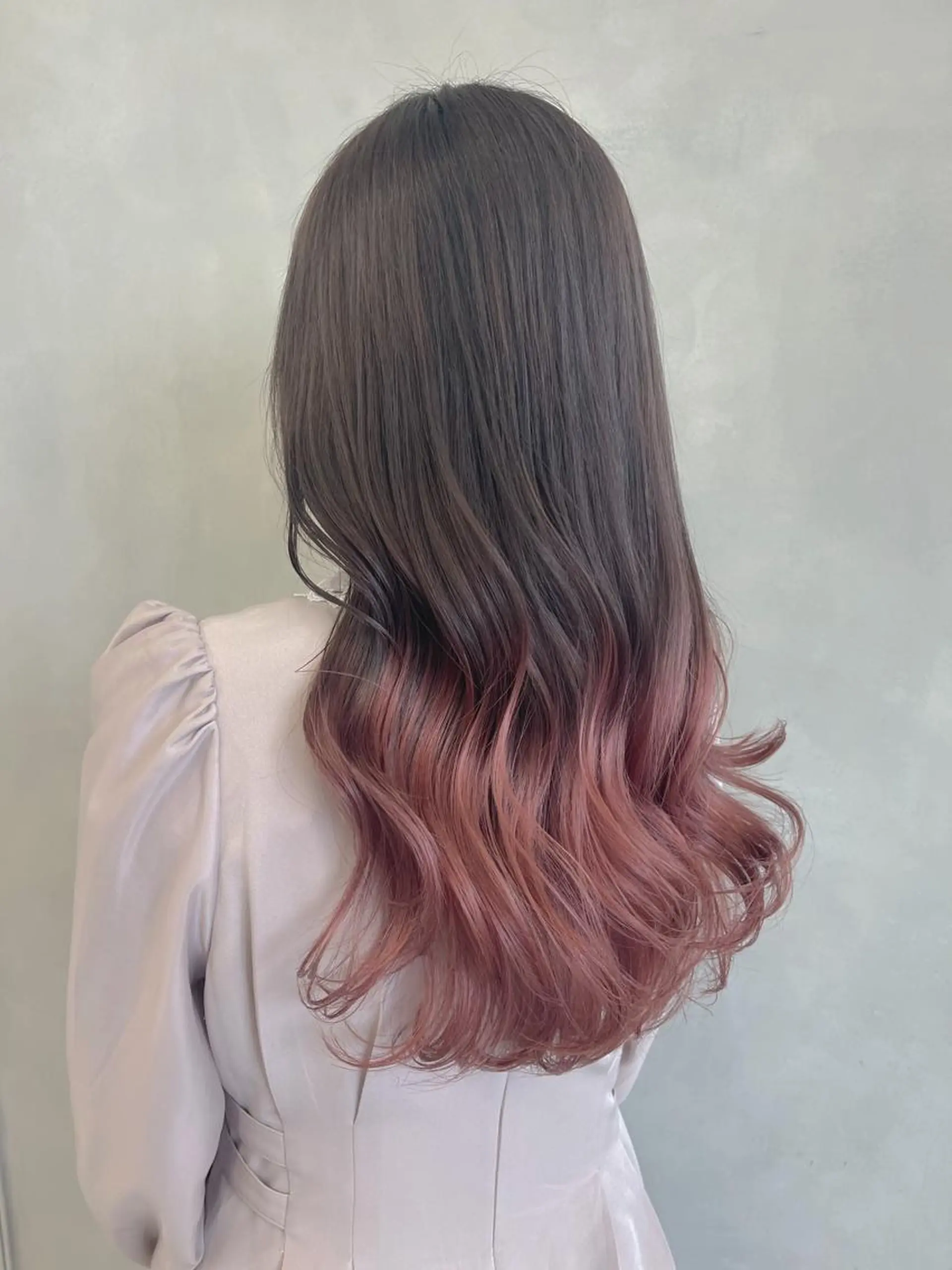 ロング カラー ブリーチ ケアブリーチ グラデーションカラー ピンクカラー 🦋レイヤーカット ミドリカワ🦋のヘアスタイル