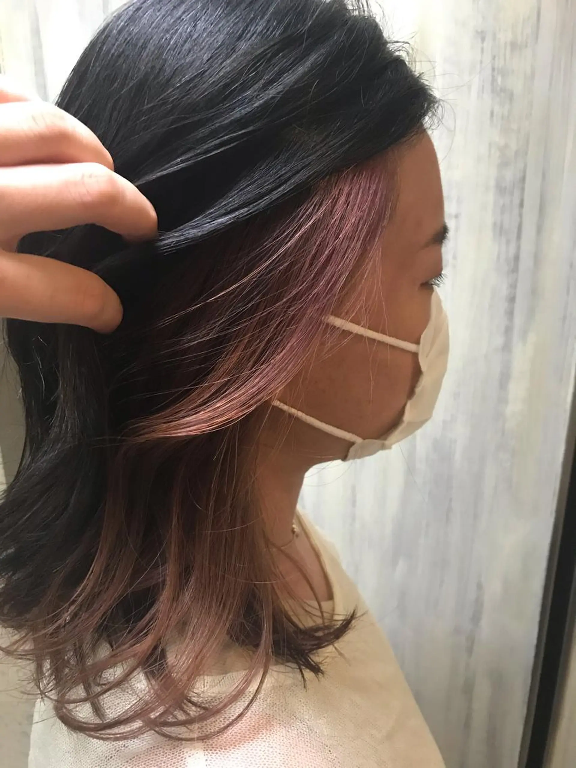 ミディアム カラー ブリーチ イルミナカラー インナーカラー shi hoのヘアスタイル