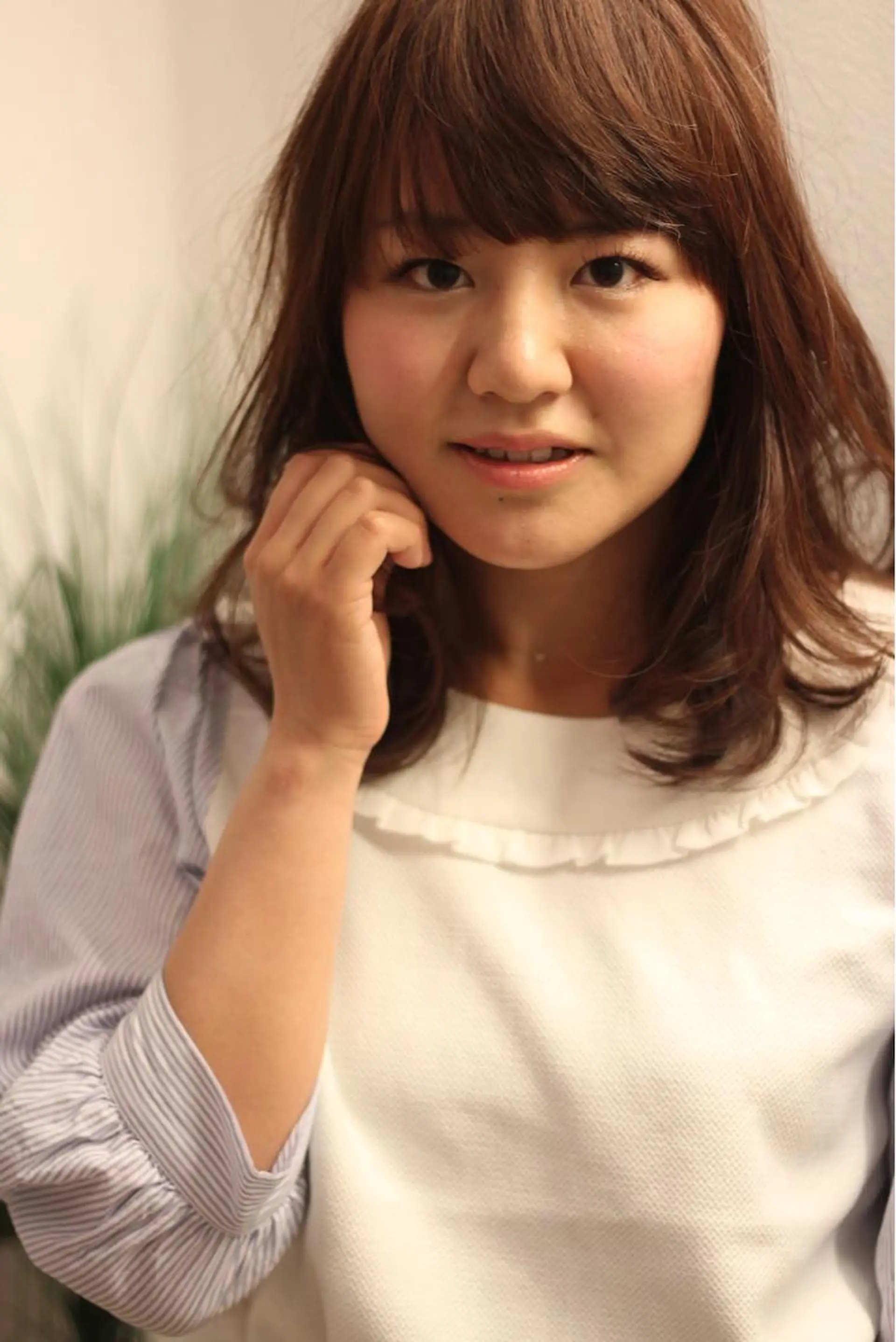 ミディアム カット ヘアカラー 縮毛矯正 トリートメント ill【イル】天神西通り店所属・髪質改善縮毛矯正/暖 色カラー/ウエダカナのヘアスタイル