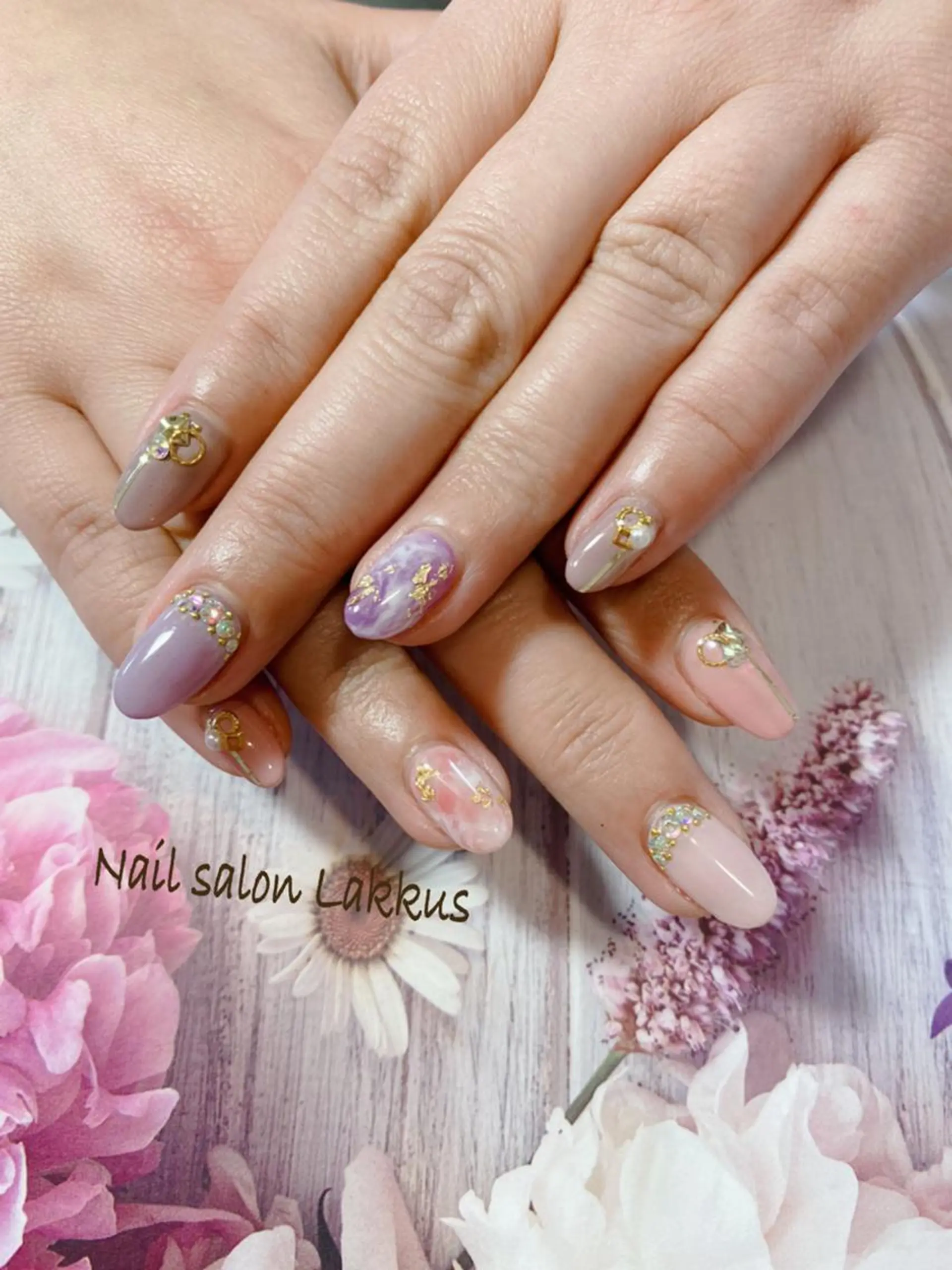 ネイル Lakkus T－CHIのネイルデザイン