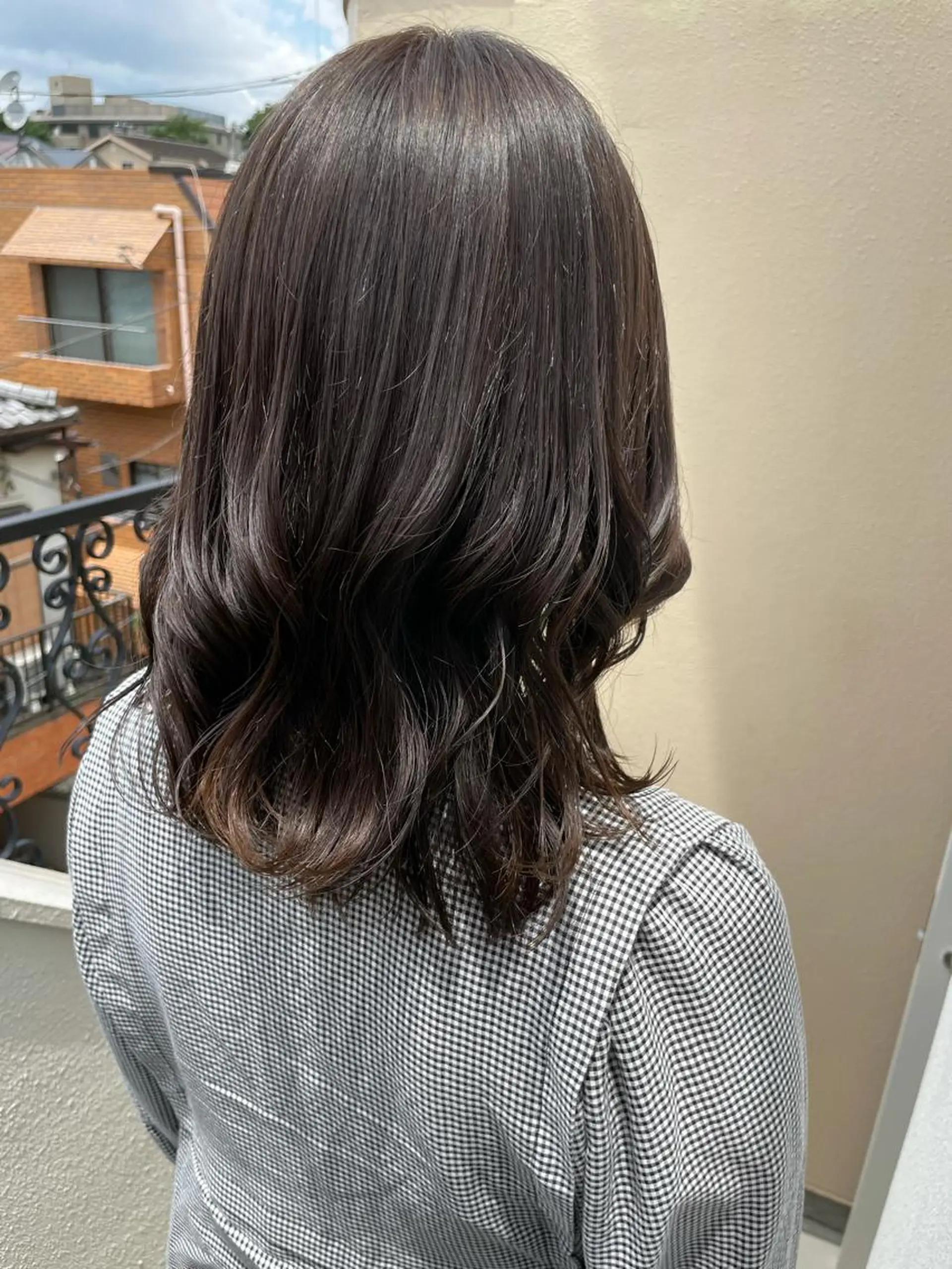 ミディアム カラー アッシュ アッシュグレー アッシュグレージュ ブリーチ 透明感カラー ヘアセット ヘアセット🎀耳つぼ 👂💎MONAMIのヘアスタイル