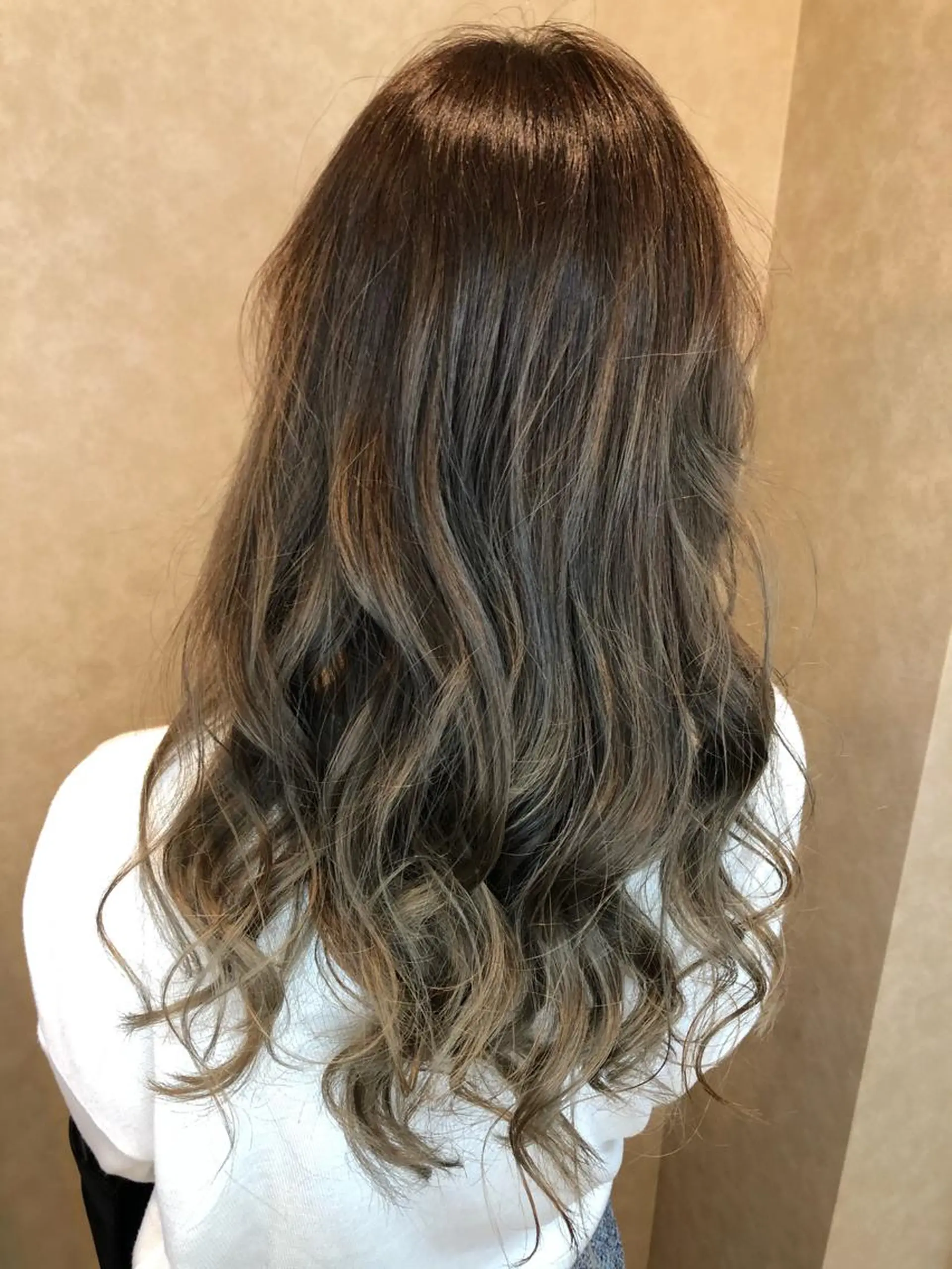 ロング カワサキ ヒナコのヘアスタイル