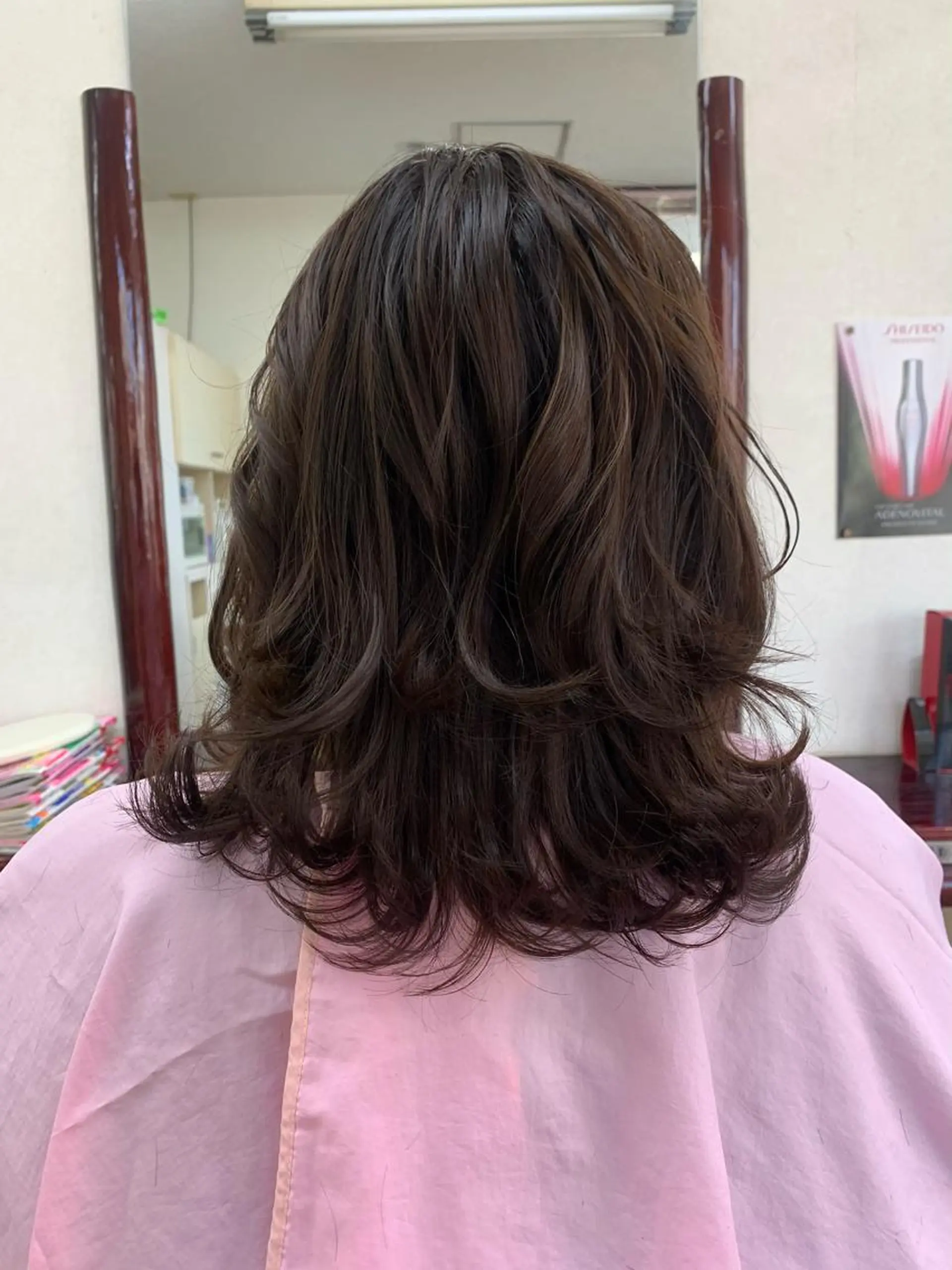ミディアム レイヤーカット 外ハネヘア カット 後藤 弓佳のヘアスタイル