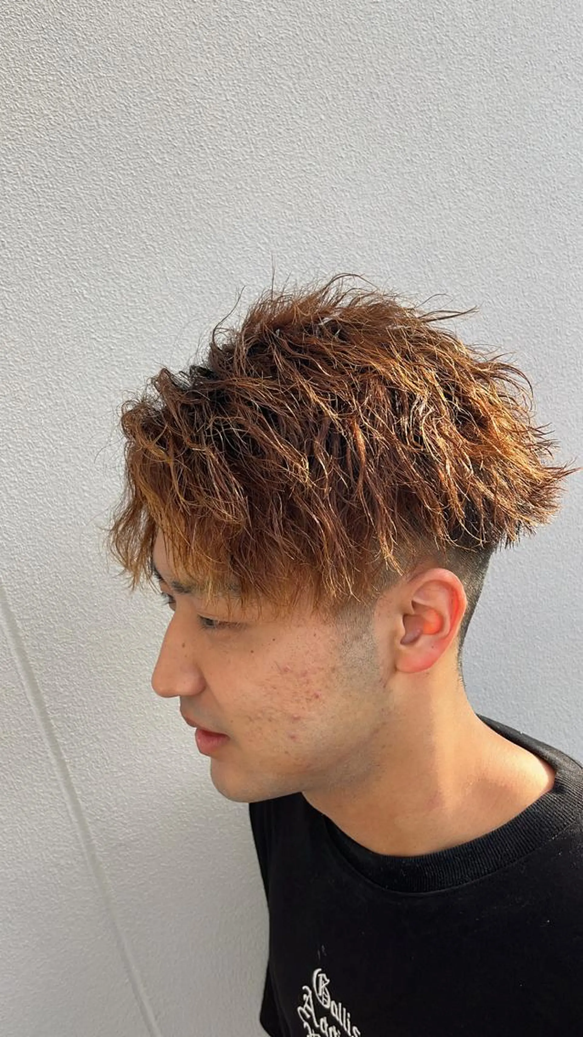 ショート パーマ メンズ メンズパーマ ツイストスパイラルパーマ スパイラルパーマ APREKO RIKUのヘアスタイル