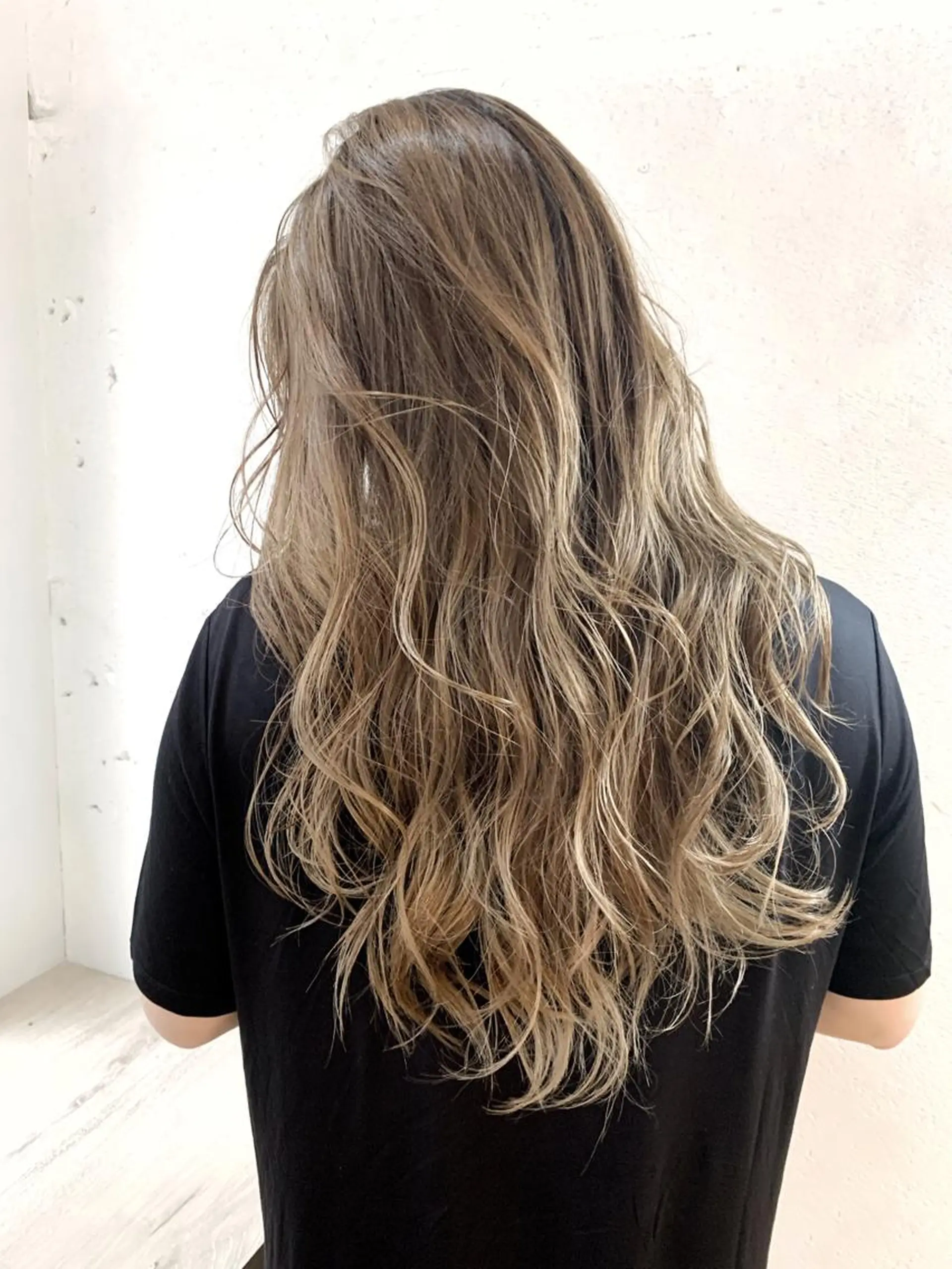 ロング カラー ヘアアレンジ ヘアカラー WATARU🔥／ 外国人風ハイライトのヘアスタイル