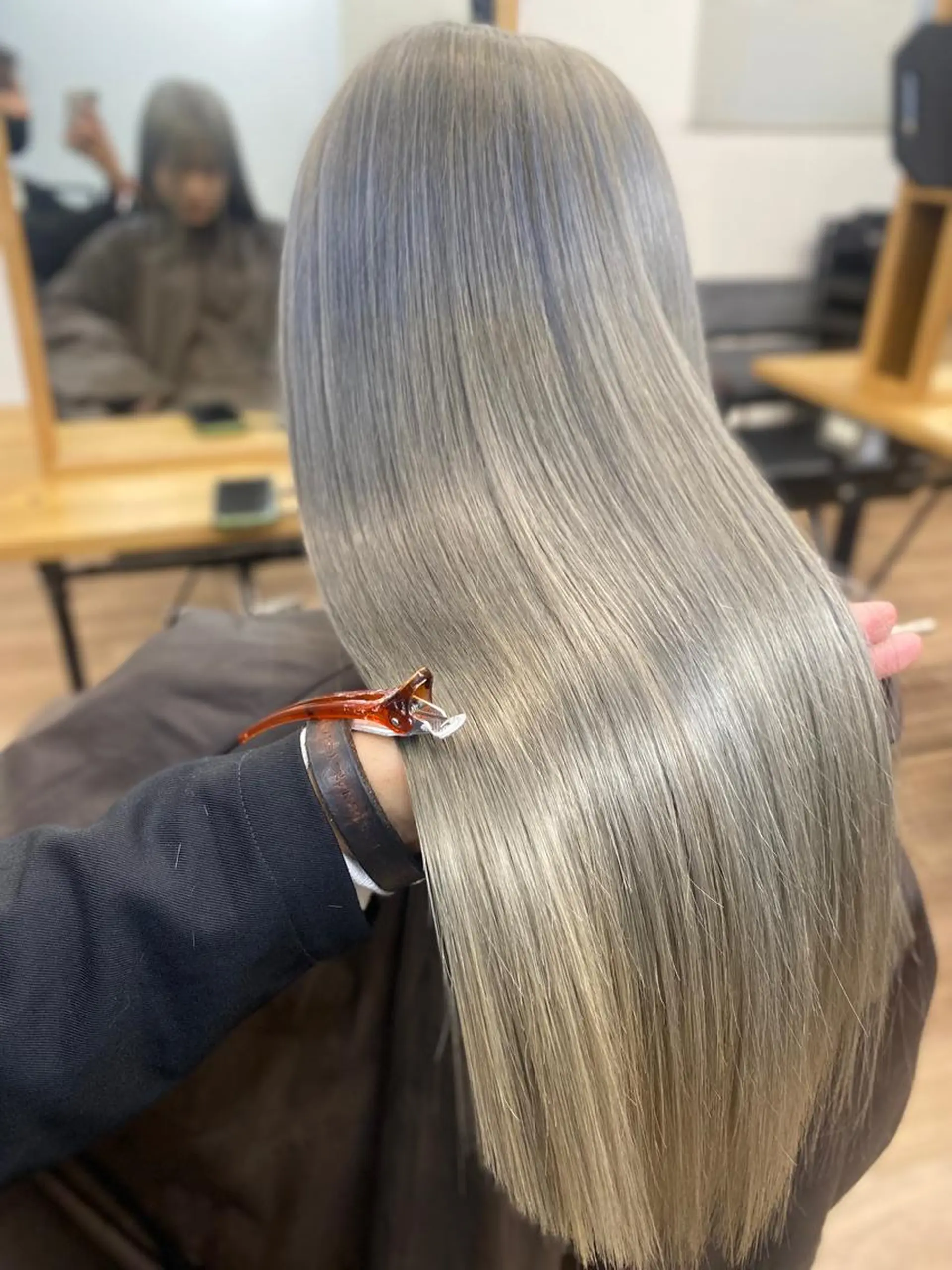 ロング カラー カット ヘアカラー トリートメント 韓国風×透明感カラー 髪質改善オタベシンヤのヘアスタイル