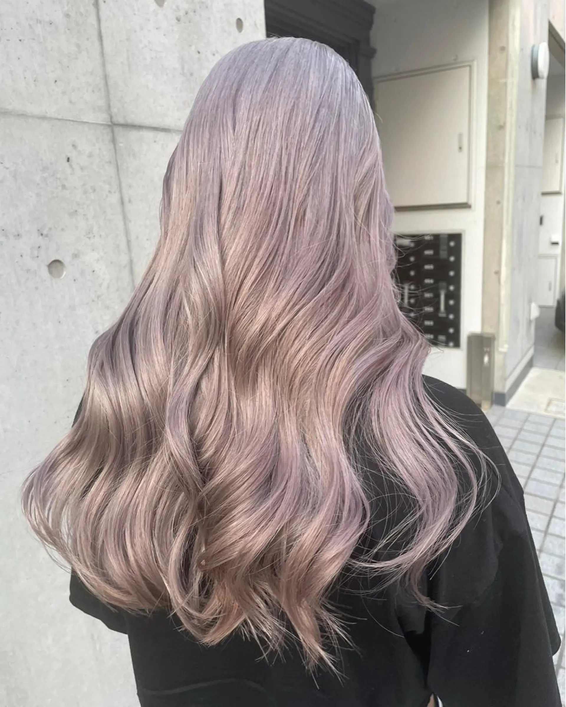 ロング カラー バレイヤージュ ブリーチ ケアブリーチ デザインカラー ダブルカラー Blonde nagoya sakae所属・岡留 愛美のヘアスタイル