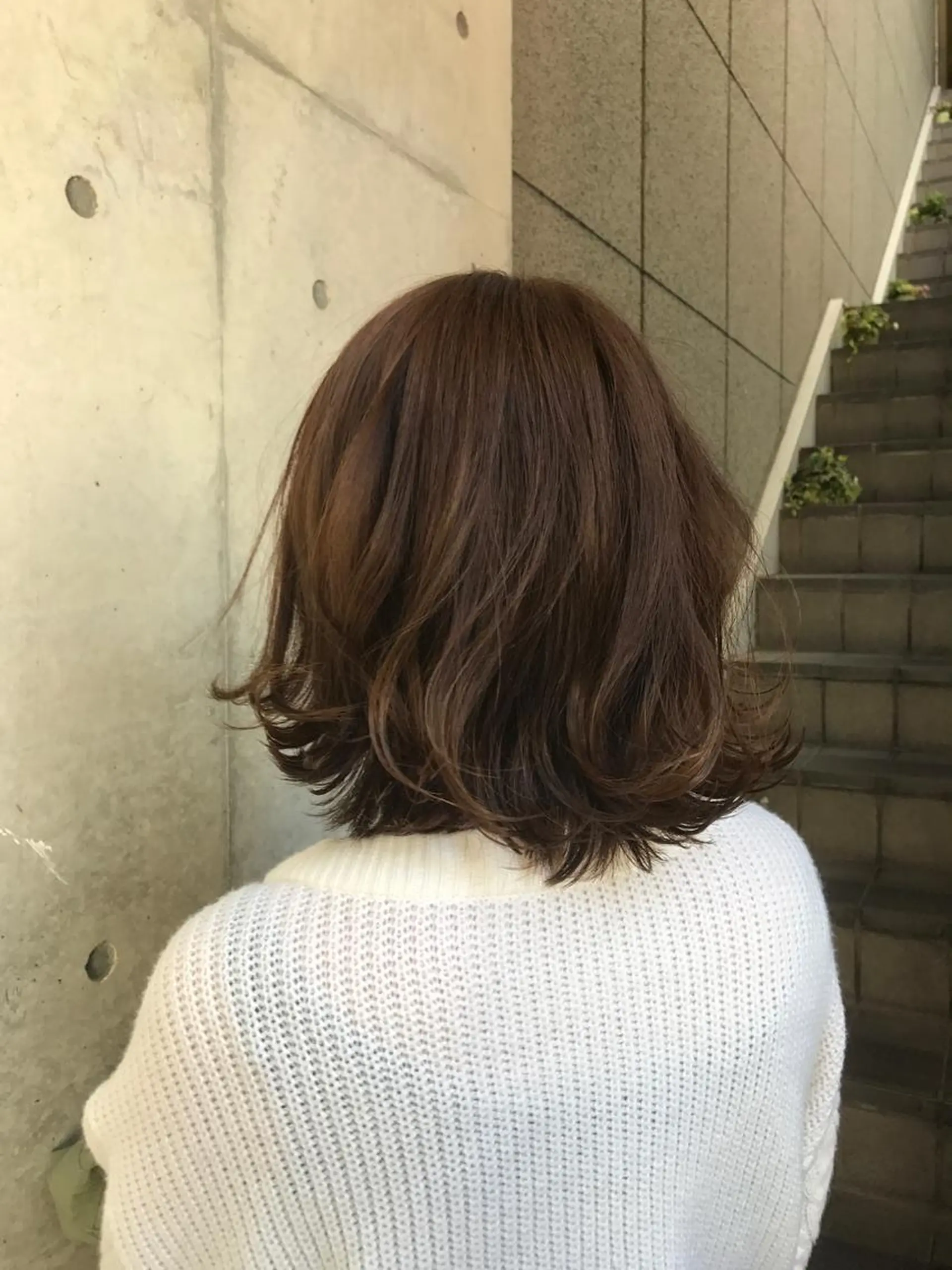 ミディアム ボブ 外ハネヘア カット ヘアカラー 小林 卓司のヘアスタイル
