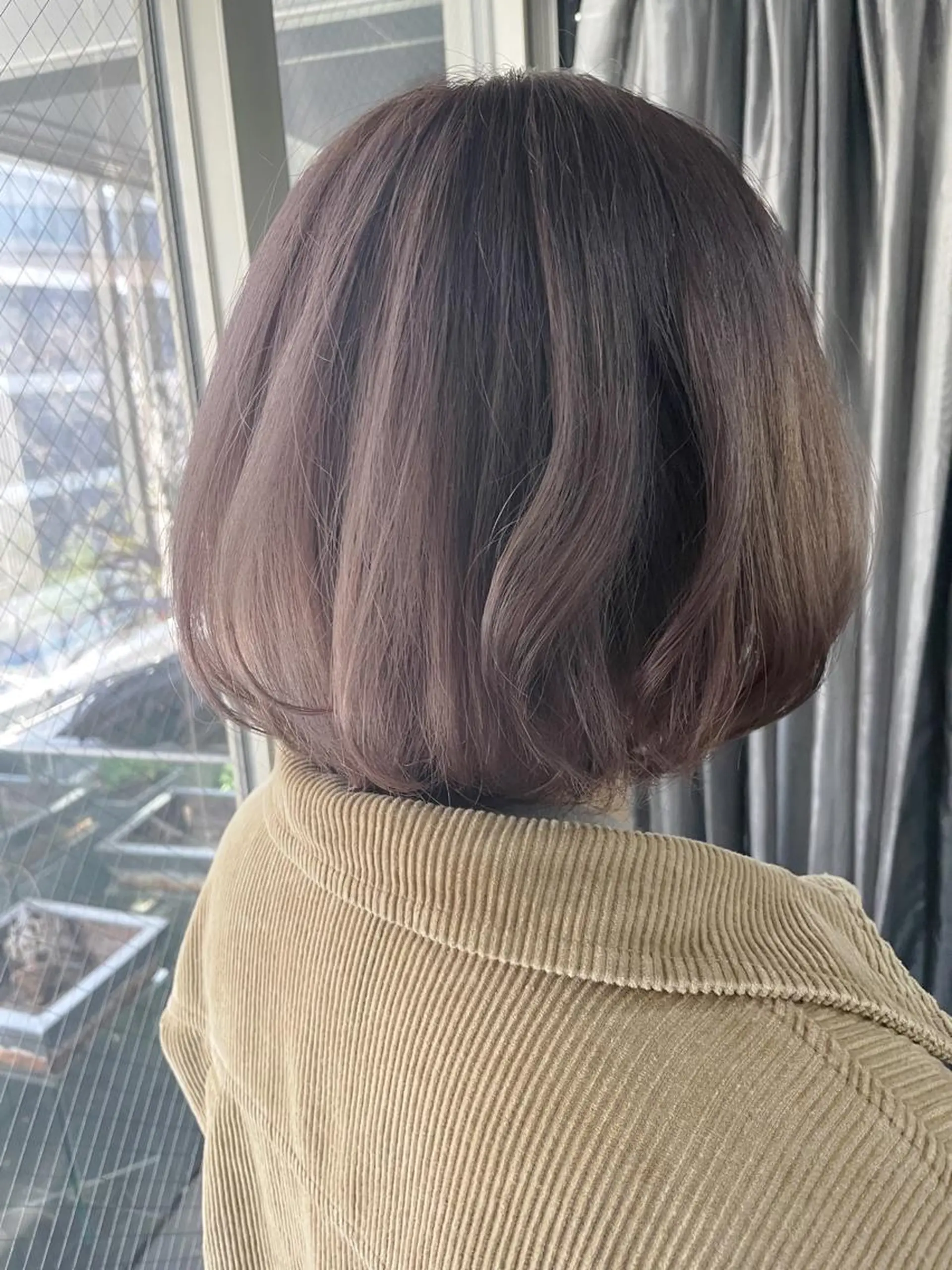 ショート カラー ブリーチ ケアブリーチ ダブルカラー バイオレットカラー ボブ VERONIQUE所属・山本 雅由のヘアスタイル