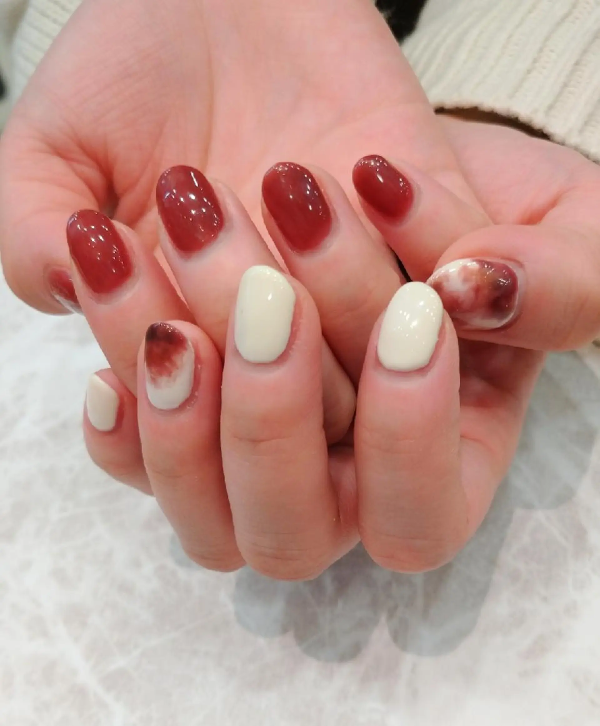 ネイル アートネイル ジェルネイル ニュアンスネイル パラジェル ホワイト ハンドネイル 會田 瑠衣のネイルデザイン