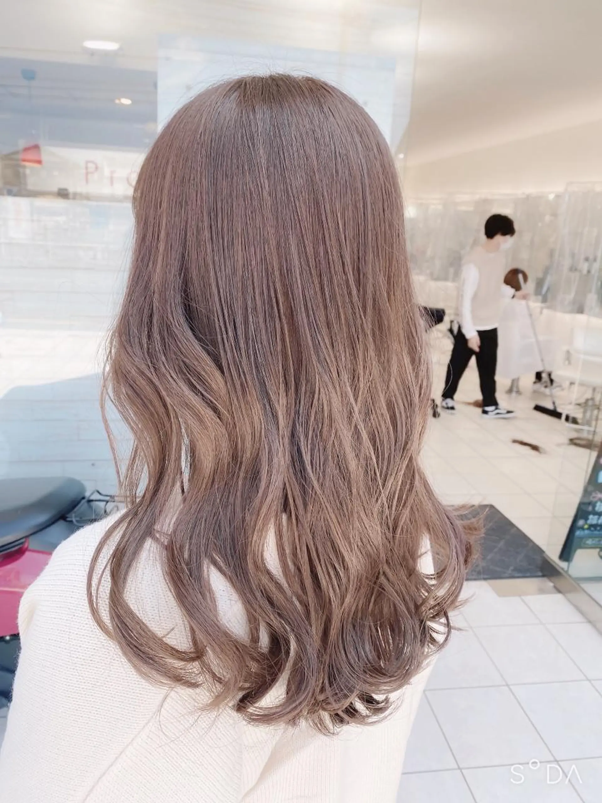 セミロング カラー ヘアカラー 艶髪レイヤー屋さん 大澤竜馬のヘアスタイル