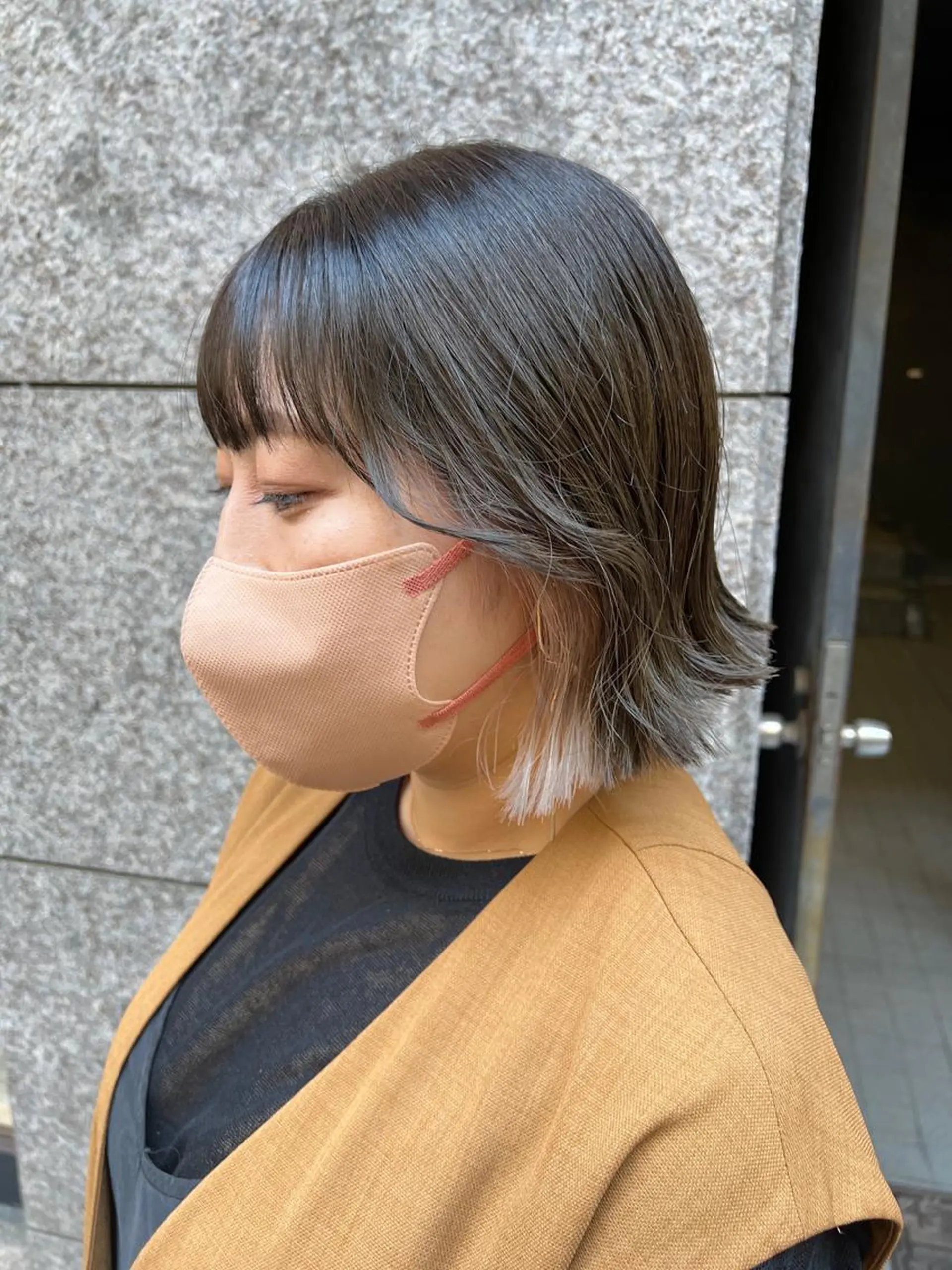 ショート カラー ベージュカラー グレージュ ミルクティーベージュ オリーブグレージュ オリーブグレー カット ヘアカラー ノイシキ サキのヘアスタイル