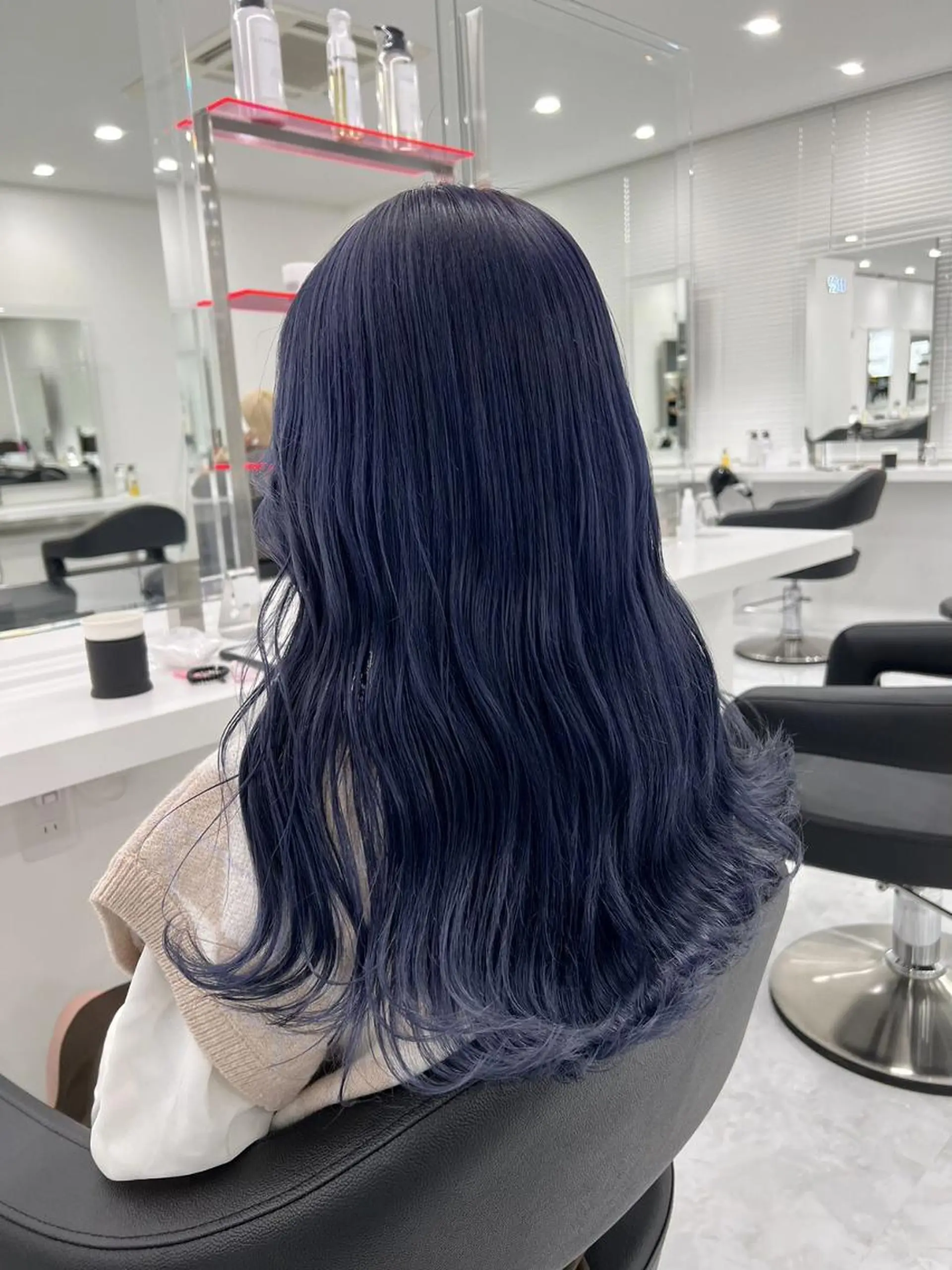 カラー ロング 💙ハイトーン韓国風 色白ヘア💙manaのヘアスタイル