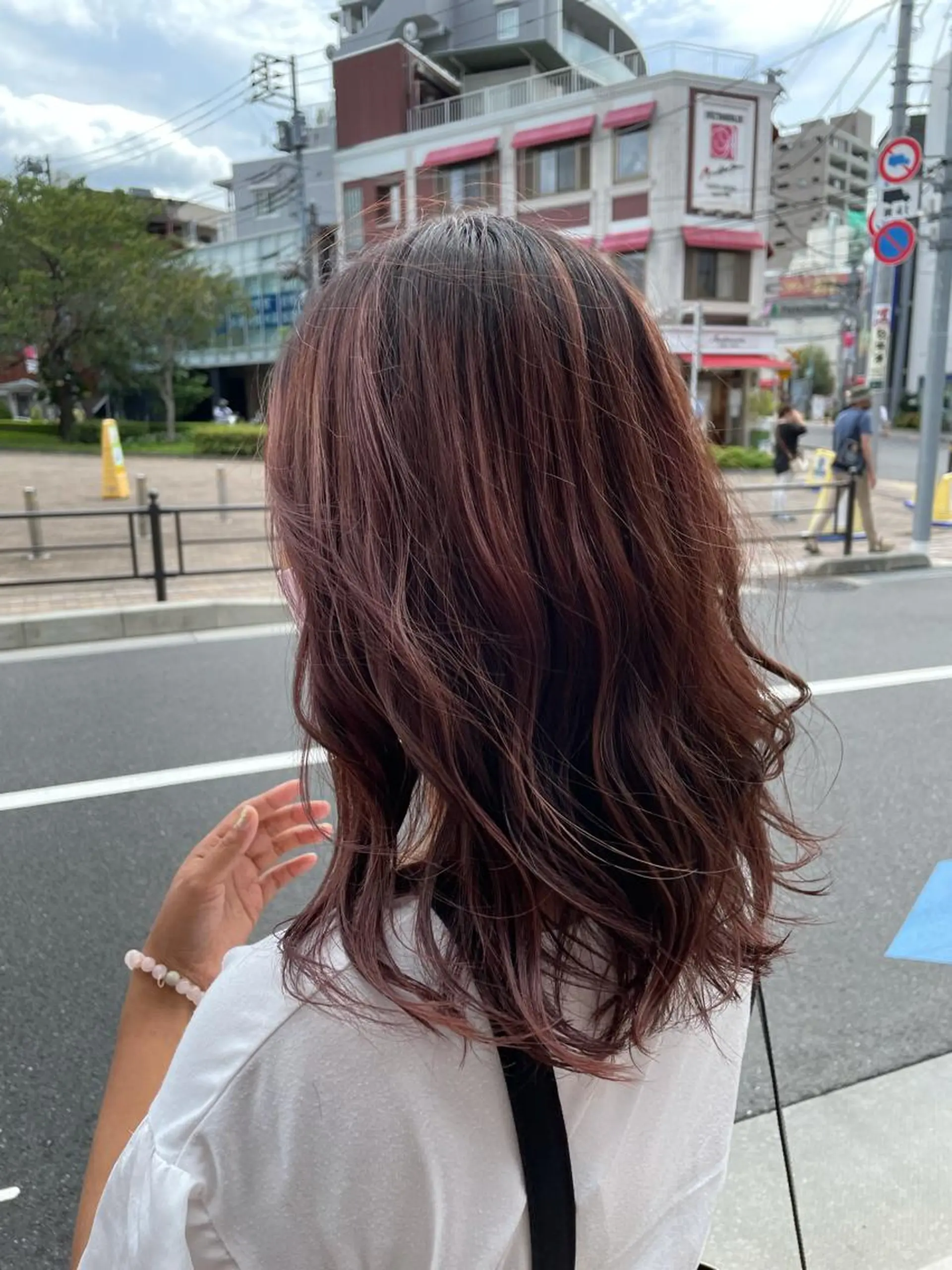 ミディアム ミディアムパーマ アッシュ アッシュグレー 韓国風カラー ハイライト HUMAN練馬・豊島園所属・竹内 宏法のヘアスタイル