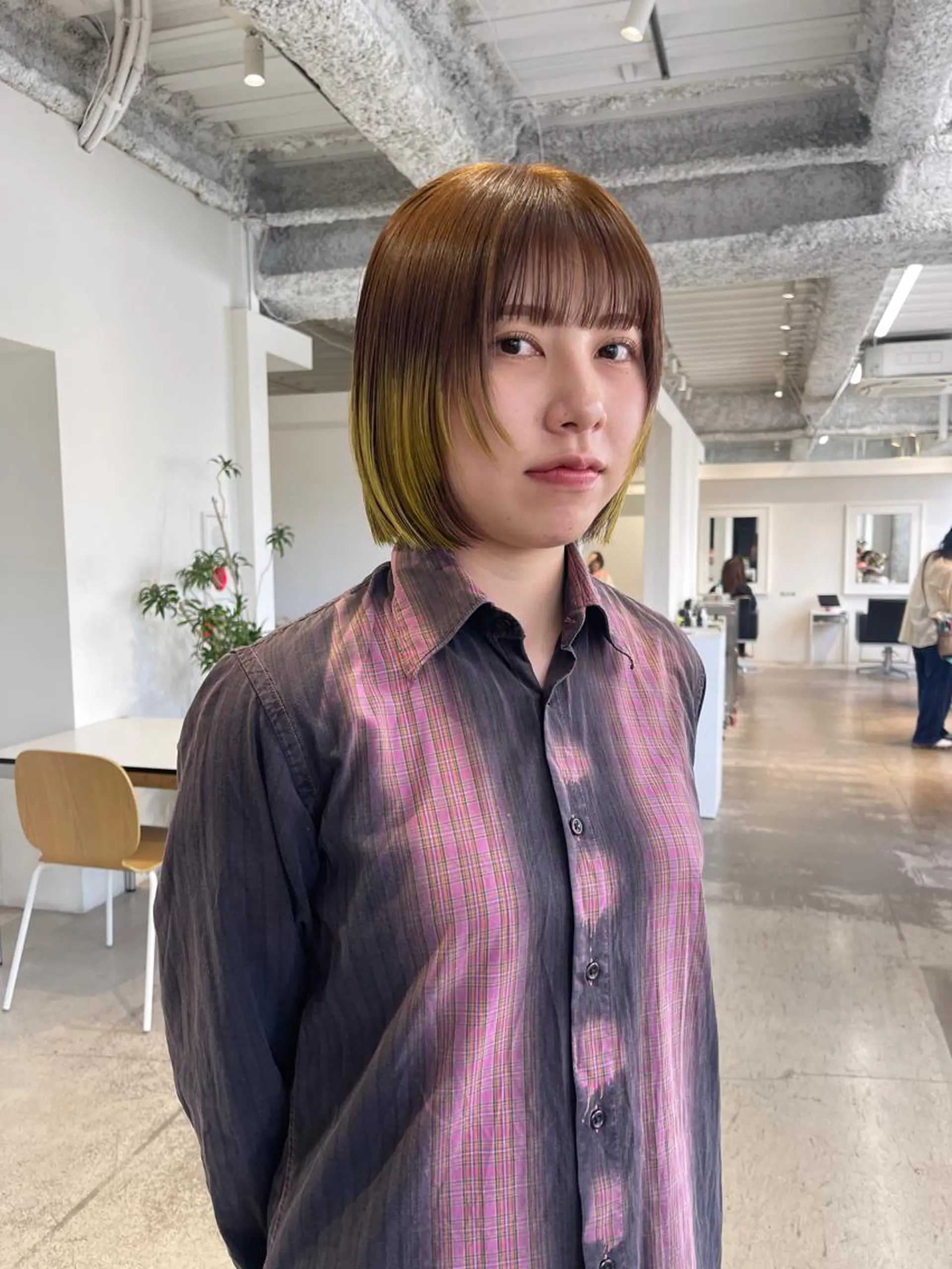 ショート イエローカラー カット ヘアカラー トリートメント oma　袮次金 鈴香のヘアスタイル