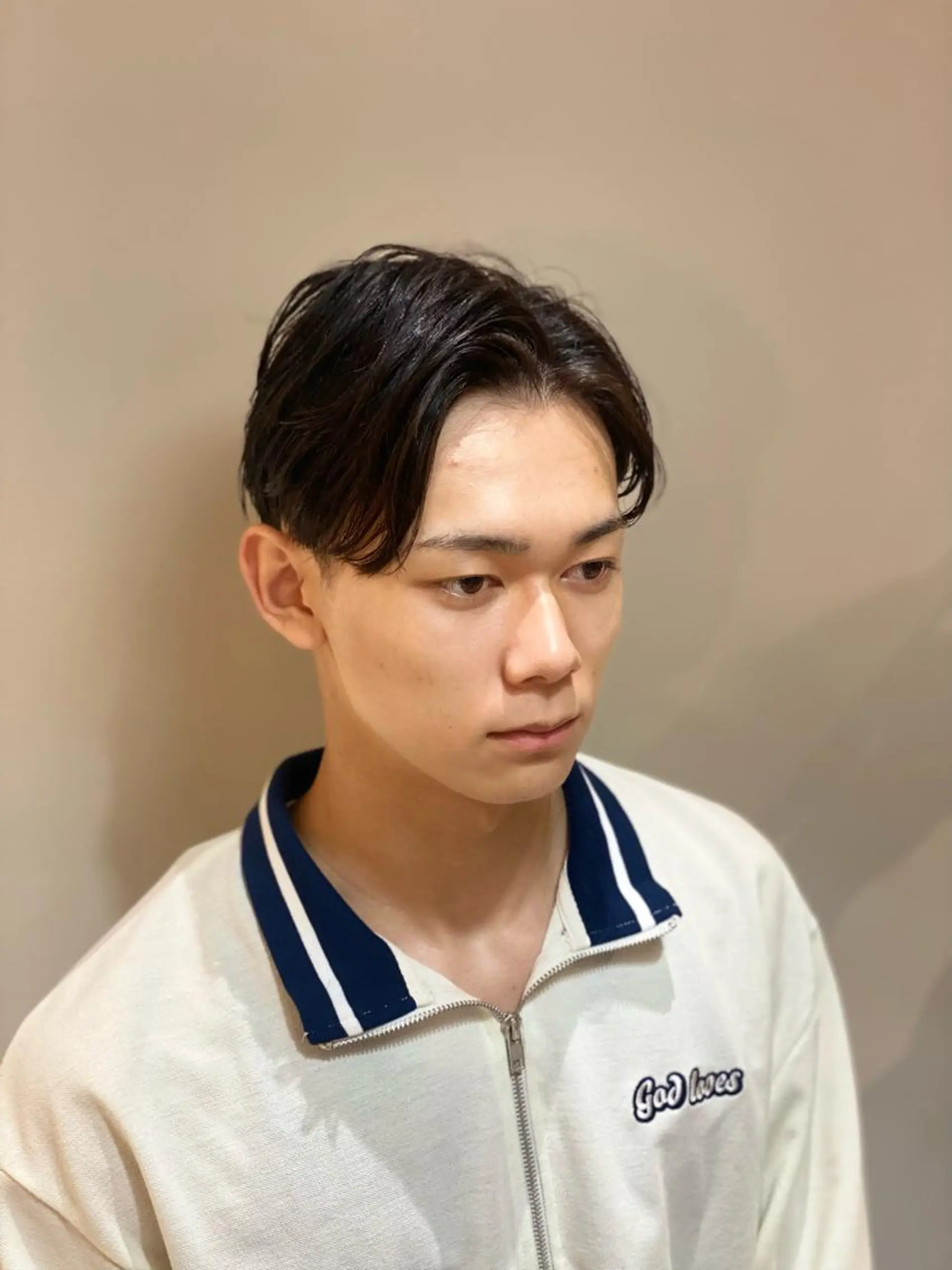 ショート カラー パーマ ヘアアレンジ メンズ センターパート メンズパーマ ニュアンスパーマ カット パーマ トリートメント TAIGA /メンズ美容師のヘアスタイル