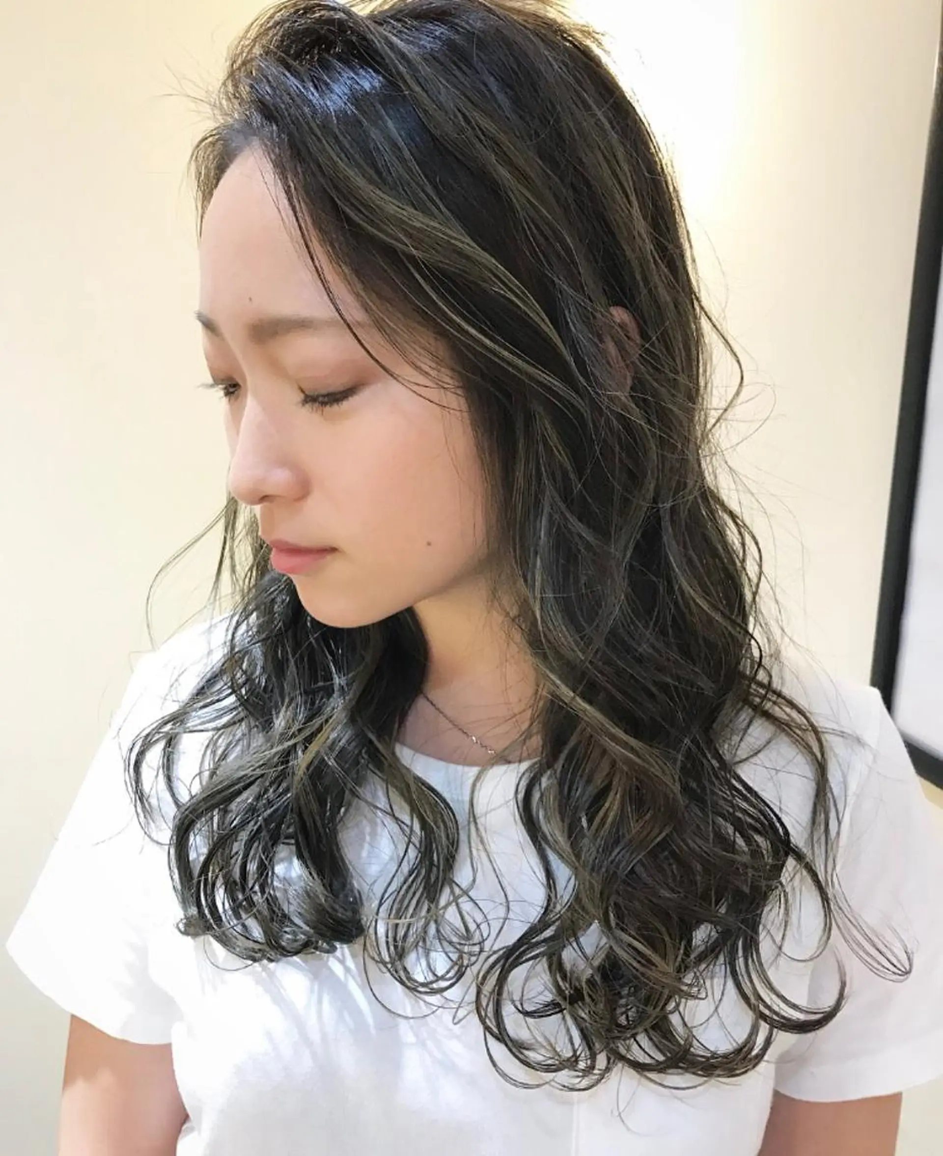 ミディアム カラー ハイライトカラー ハイライト 髪質改善サロン 心斎橋ARCHEのヘアスタイル