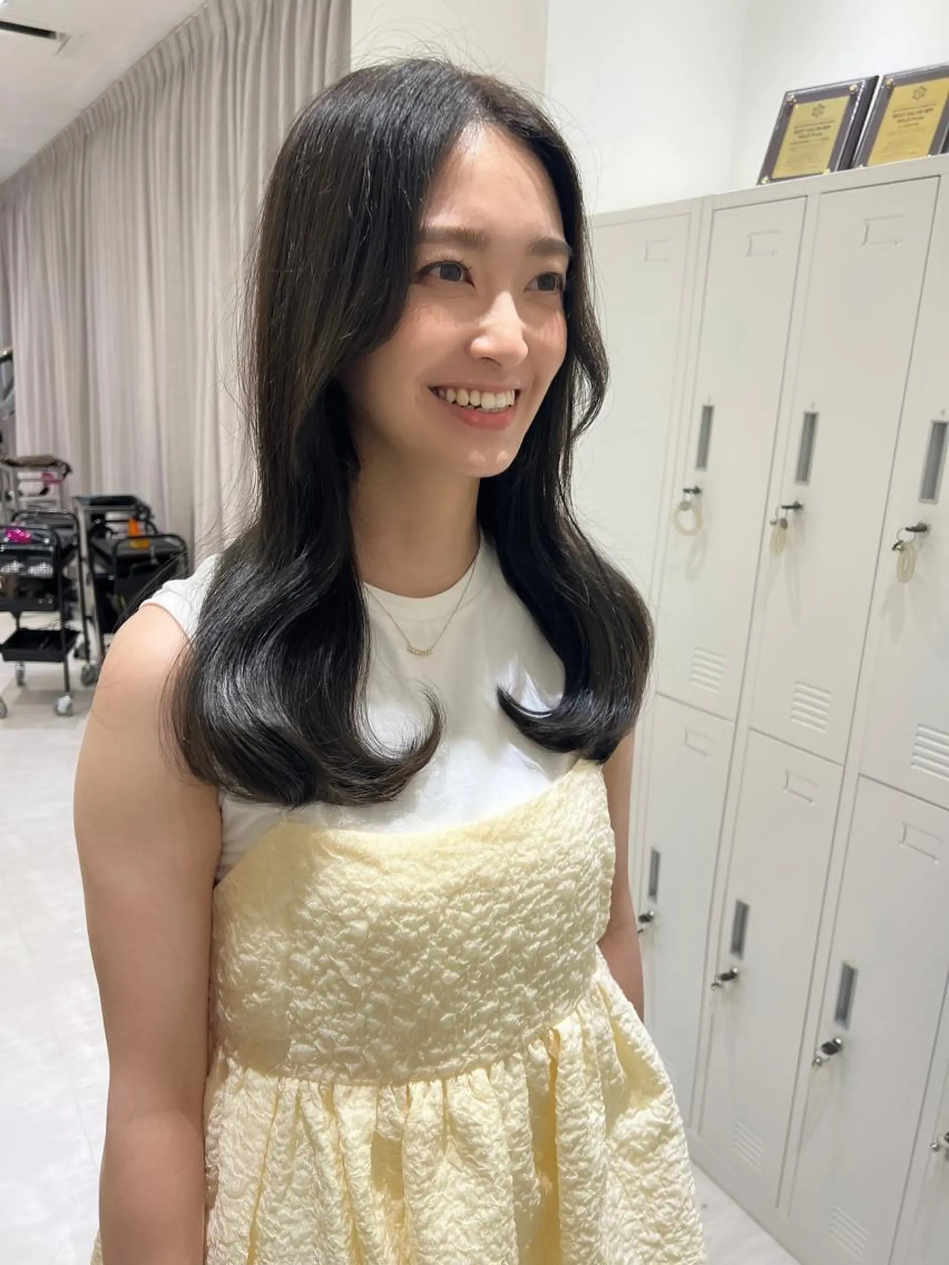セミロング カラー くびれヘア 髪質改善 韓国風ヘア ヘアカラー トリートメント 韓国🇰🇷レイヤー おくれ毛/顔まわりのヘアスタイル