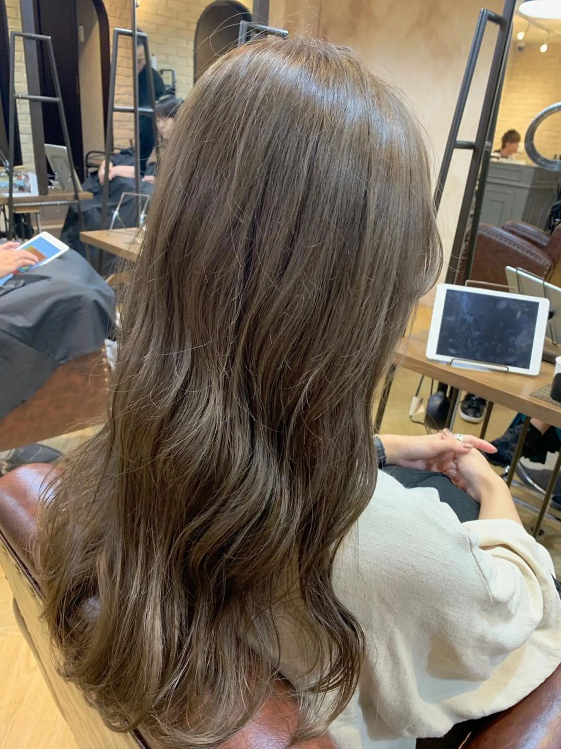ロング カラー カット ヘアカラー トリートメント 髪質改善＆韓国風 RINAのヘアスタイル