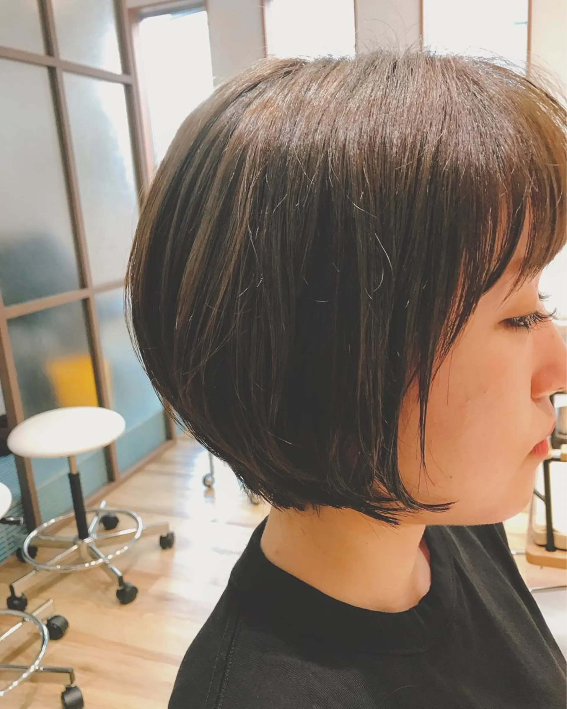ショート カラー ショートボブ ダークグレー ダークグレージュ グレージュ ボブ J.M HEAD所属・稲荷 友美のヘアスタイル