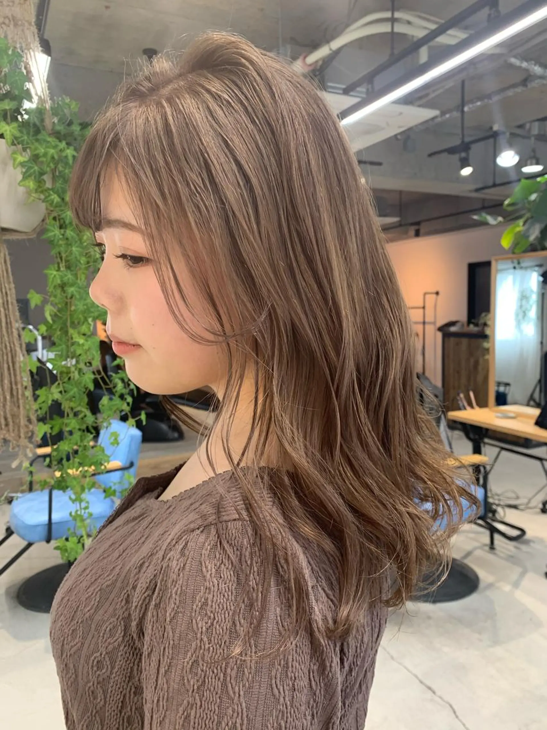ロング カラー momo 岡崎のヘアスタイル
