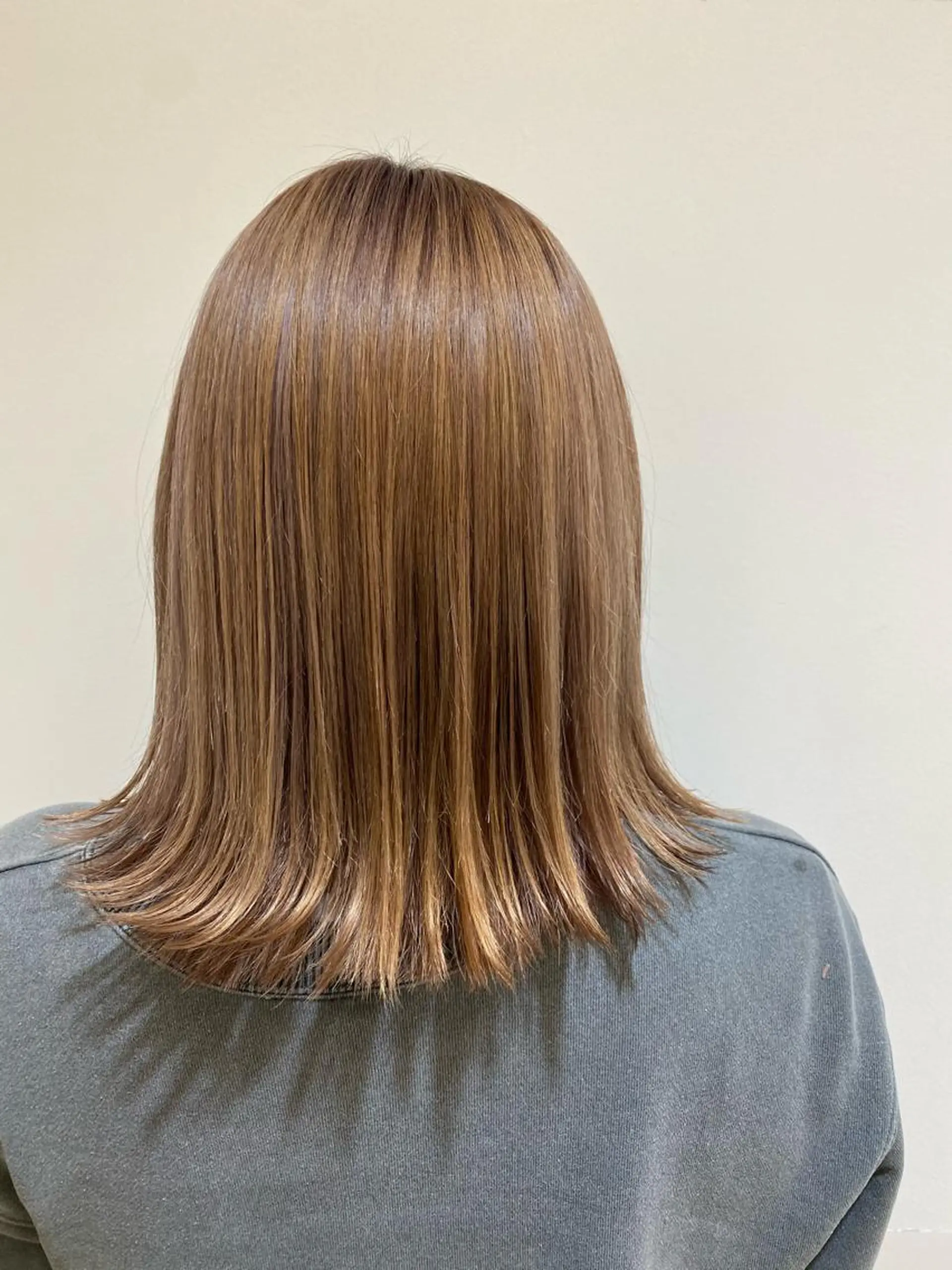 ショート カラー ベージュカラー ミルクティーベージュ 縮毛矯正職人/艶髪 ✨️村上 渉のヘアスタイル