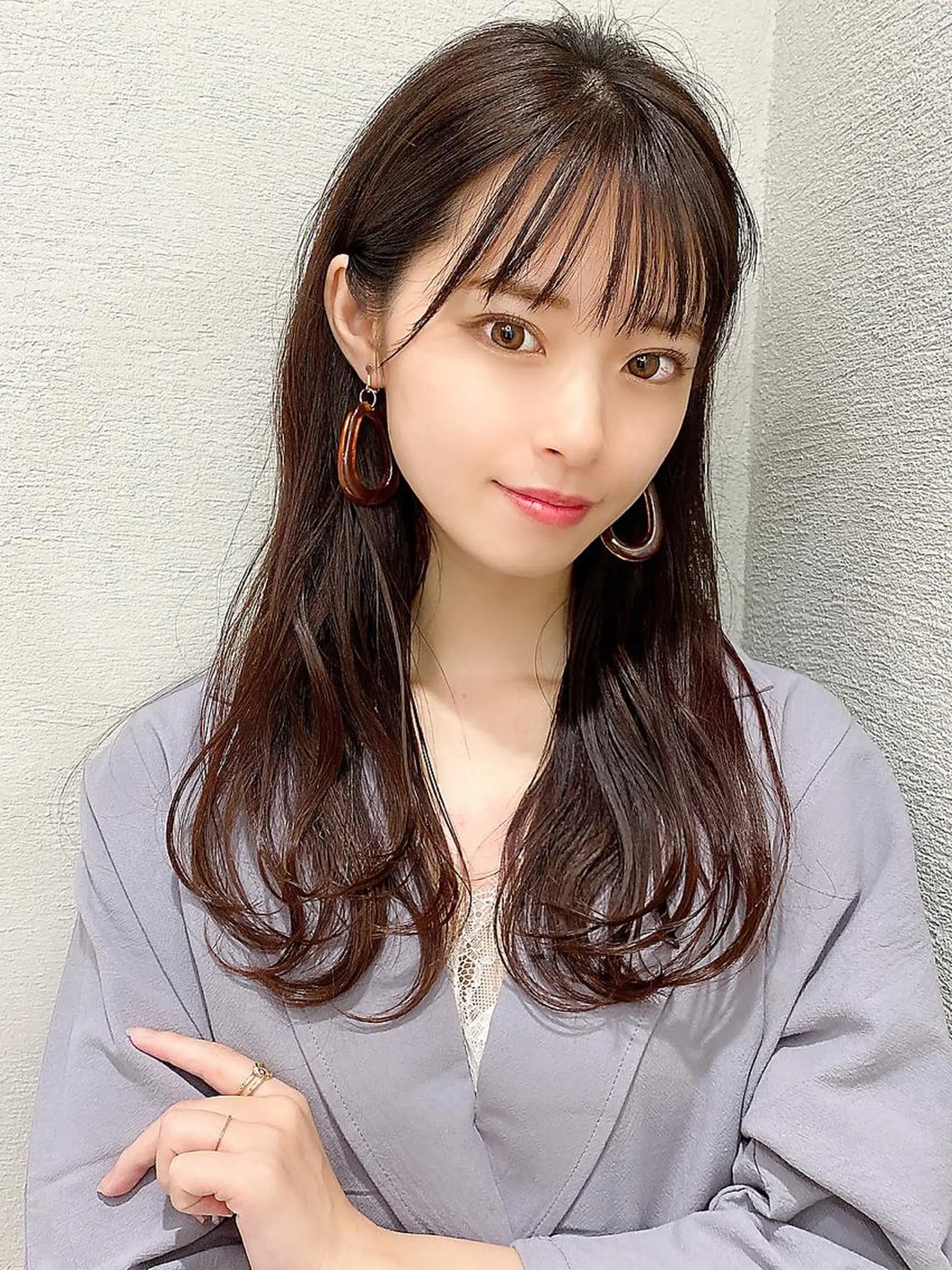 ロング カラー イヤリングカラー グレージュ ハイトーンカラー インナーカラー 韓国風カラー AFLOAT/L♡ Naomiのヘアスタイル