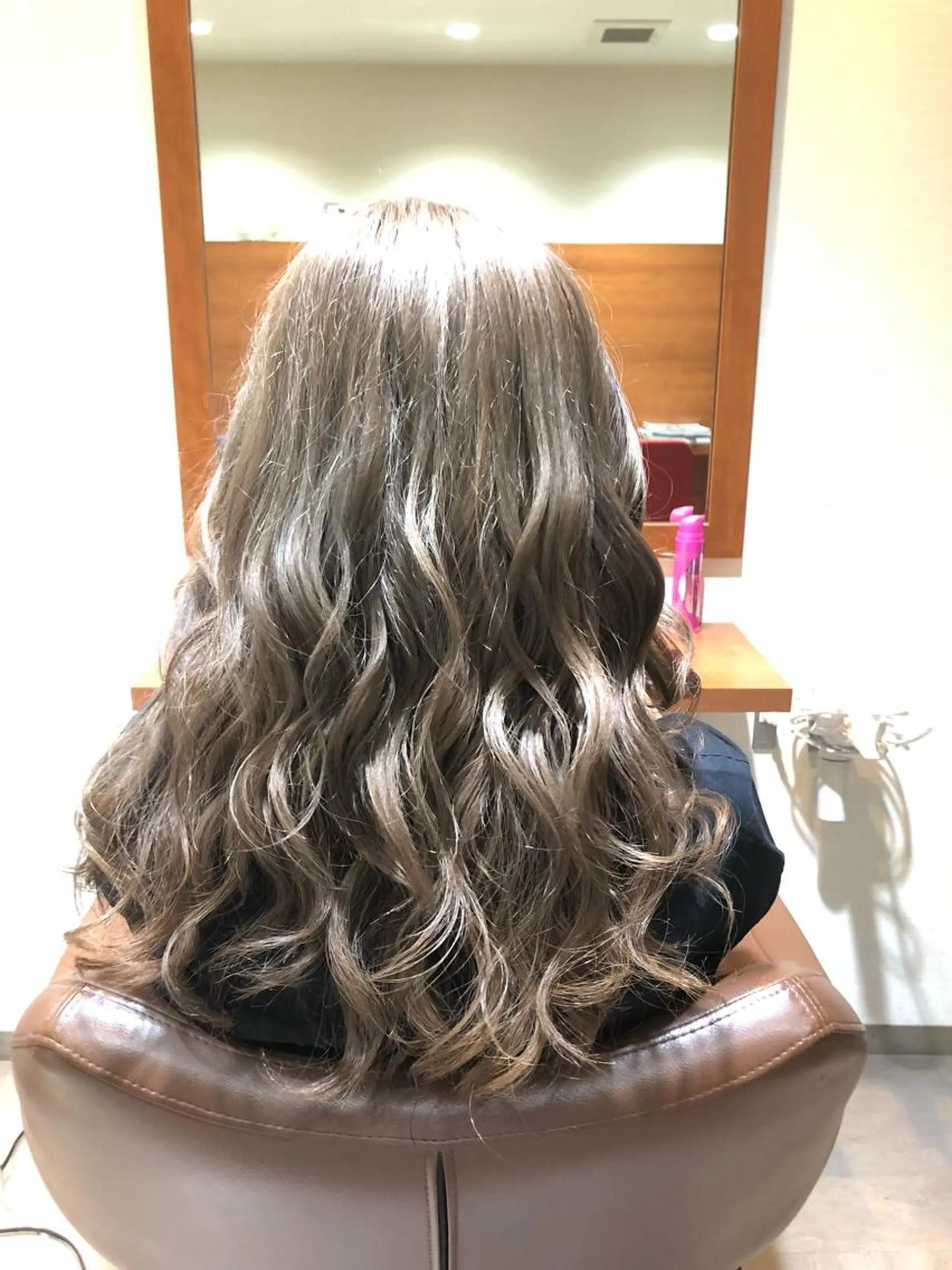 ロング カラー ブリーチ グレージュ ヘアカラー トリートメント 【PRIMAL】萩原 凌のヘアスタイル