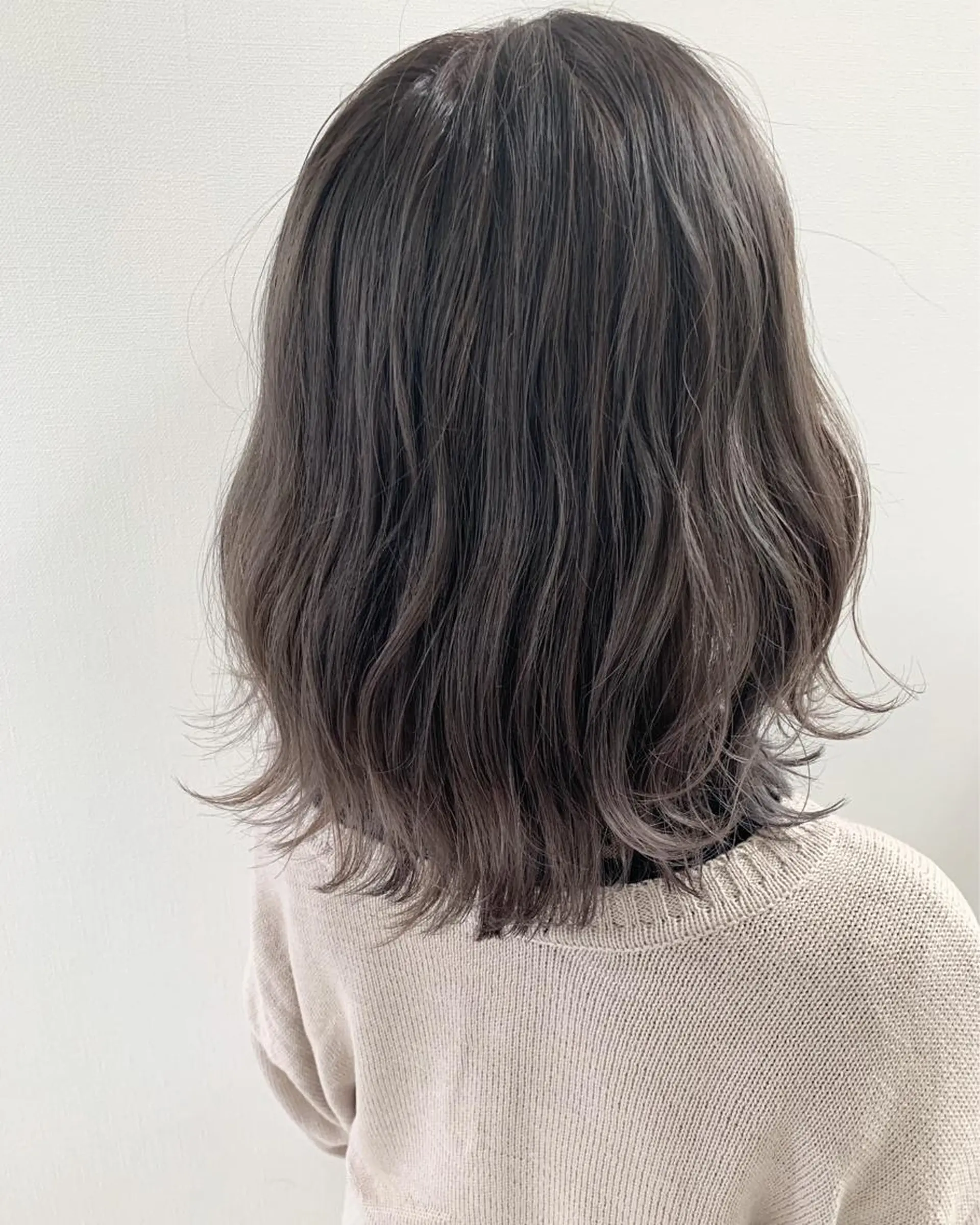 セミロング カラー アッシュ ラベンダーカラー ラベンダーグレー Lee 甲子園のヘアスタイル