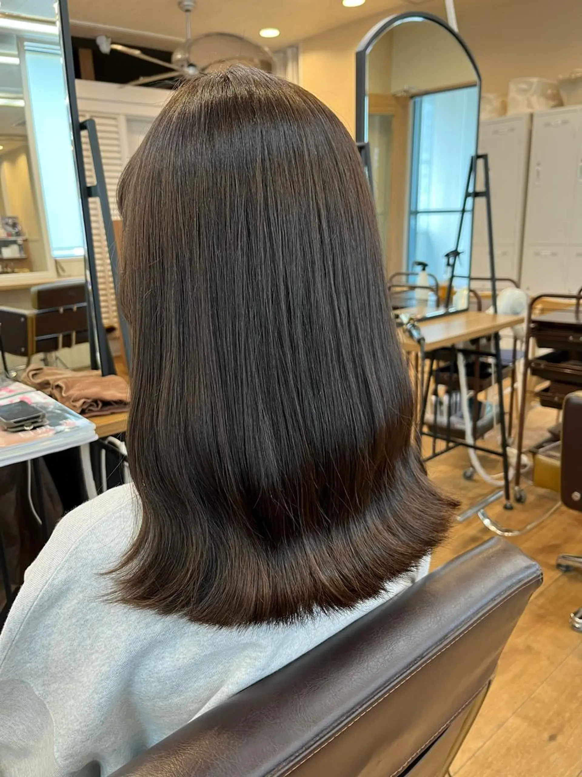 ミディアム カラー グレージュ くびれヘア ヘアカラー yuri🌼 N°＋uta*天王寺のヘアスタイル