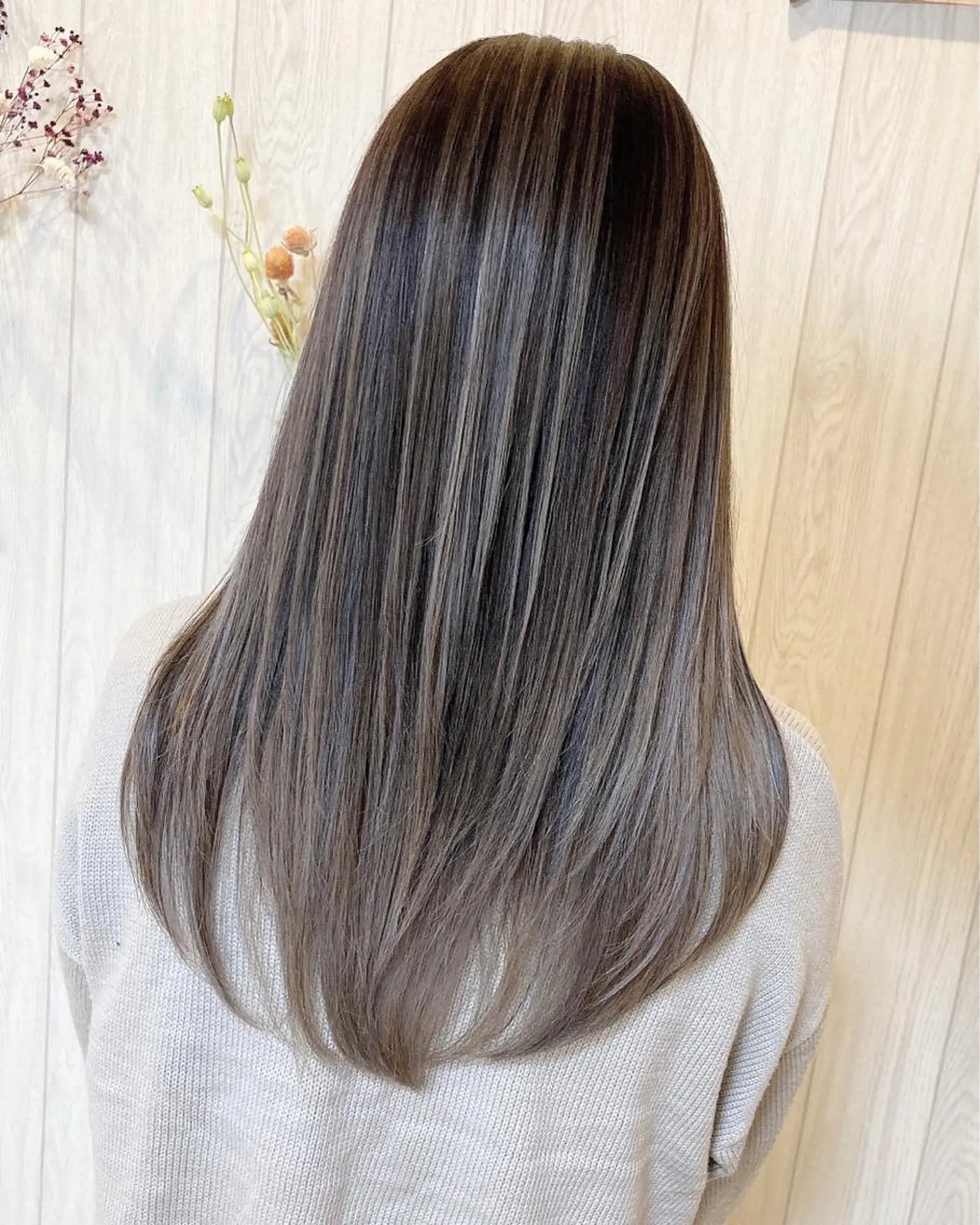 セミロング カラー MERCI所属・マツモト コウダイのヘアスタイル