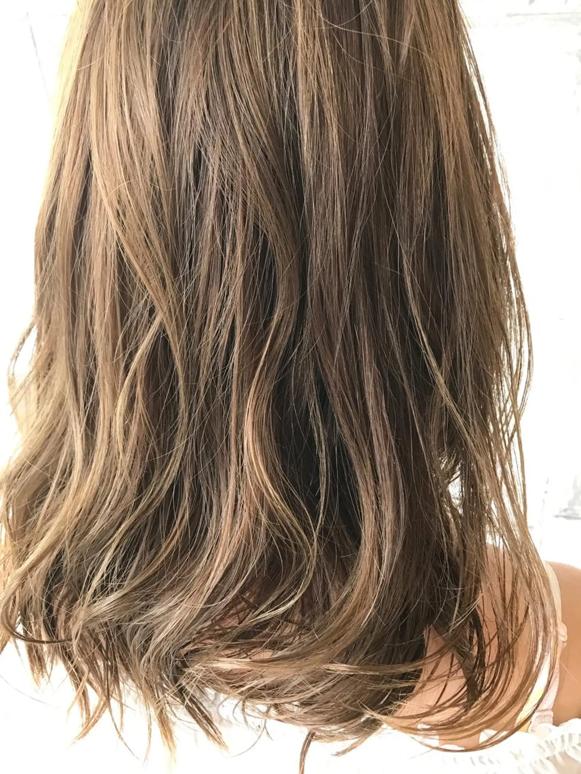 ミディアム カラー デザインカラー ハイライトカラー 外国人風カラー ハイライト 日比 貴大/ minim hairのヘアスタイル