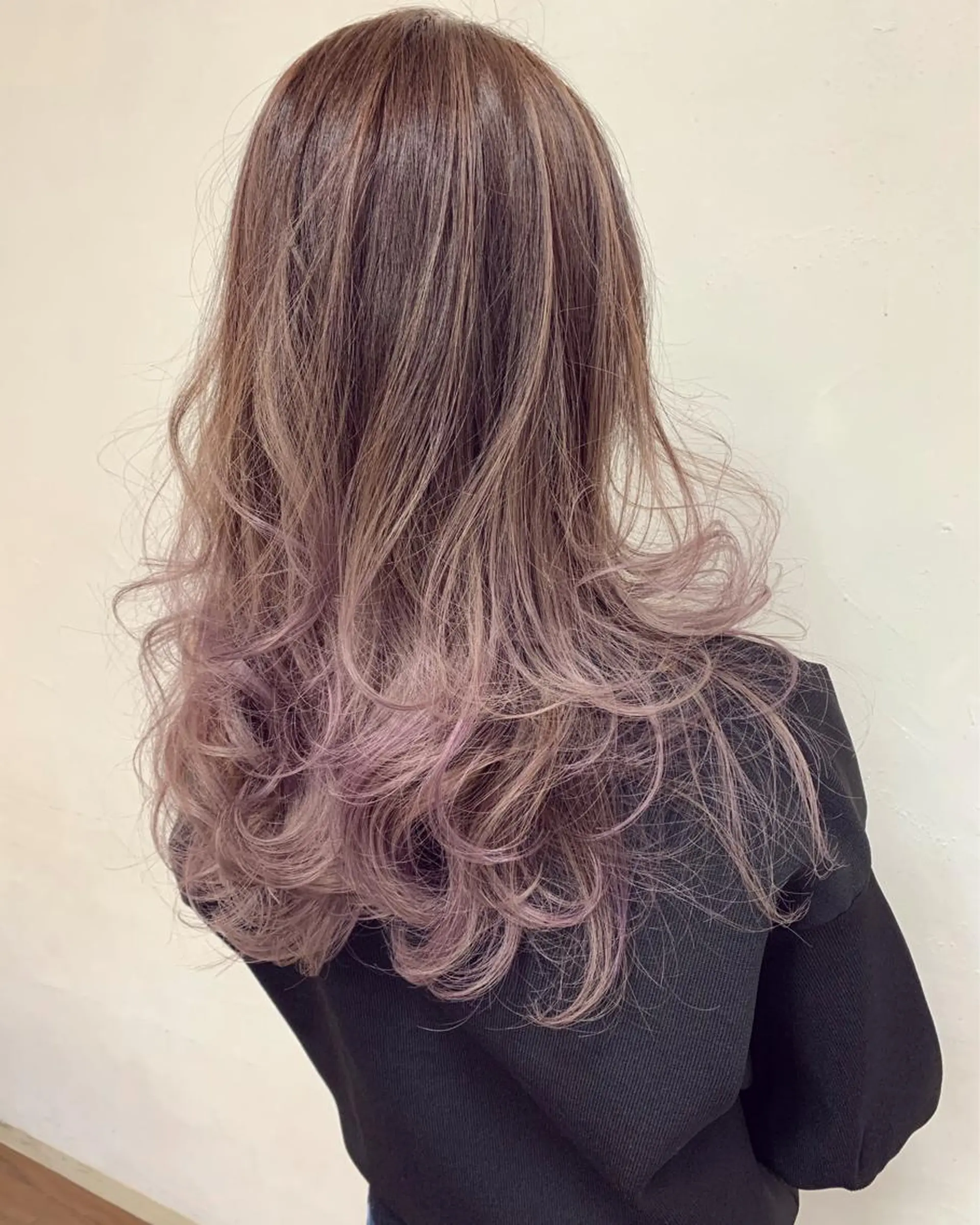 セミロング カラー バレイヤージュ レイヤーカット ヘアカラー トリートメント 萩原 博のヘアスタイル