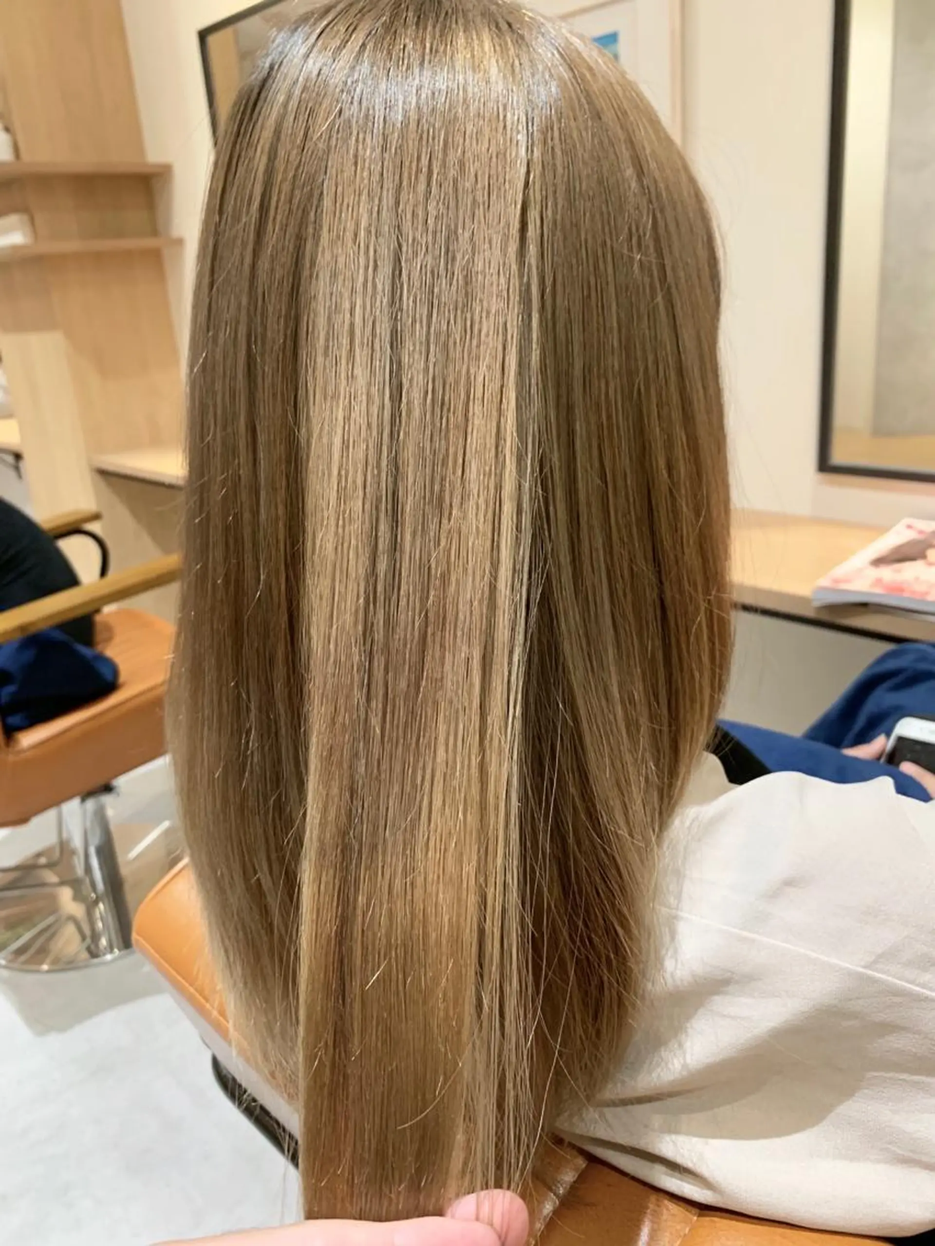 ロング カラー ベージュカラー ミルクティーベージュ オーナースタイリスト 宗正淳志のヘアスタイル