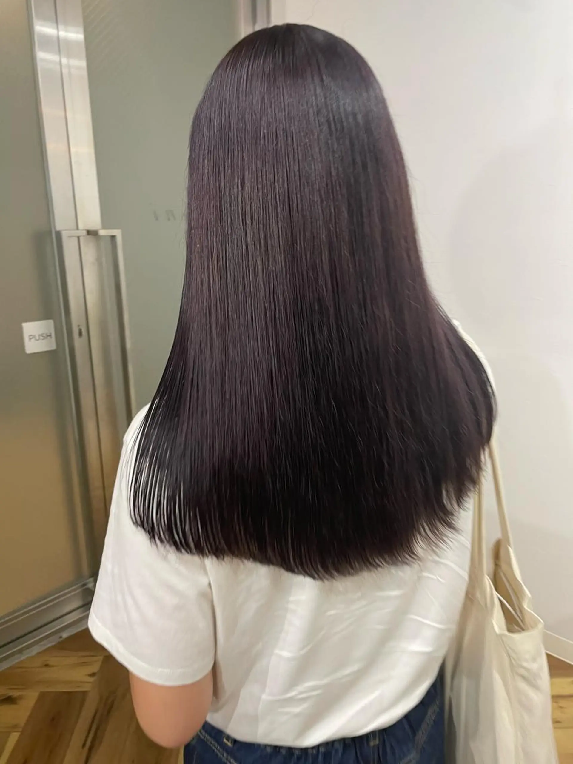 セミロング カラー ディープパープル パープルカラー ヘアカラー 縮毛矯正 lani hair salon所属・SHOTO ハイトー ン/デザインカラーのヘアスタイル