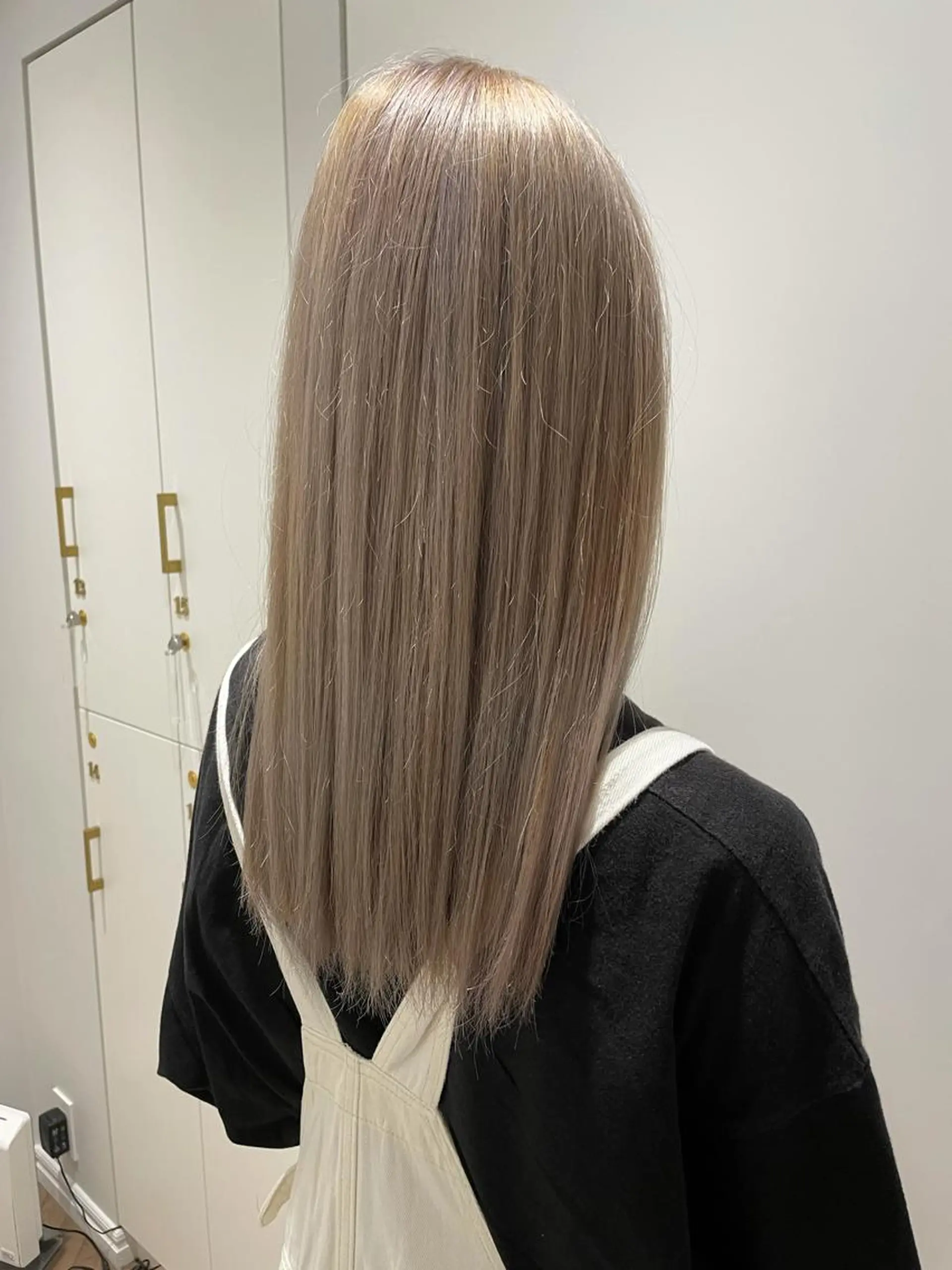 ロング カラー ブロンド ホワイトブロンド カット ヘアカラー 韓国ヘア🤍 慎之介のヘアスタイル