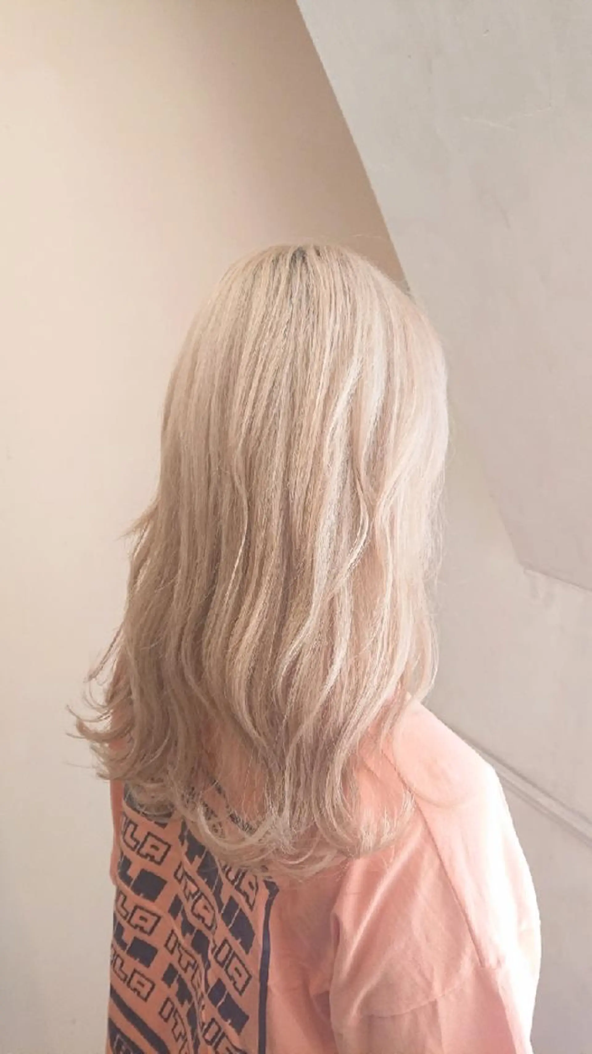 セミロング カラー ブリーチ ブロンド ホワイトブロンド ヘアカラー トリートメント 艶髪✨ブリーチ職人 井手正康のヘアスタイル